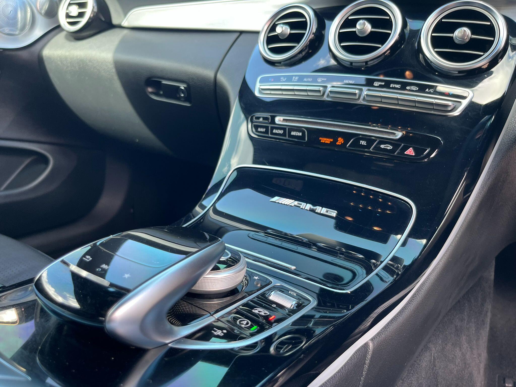 Mercedes-Benz C-Class view 27