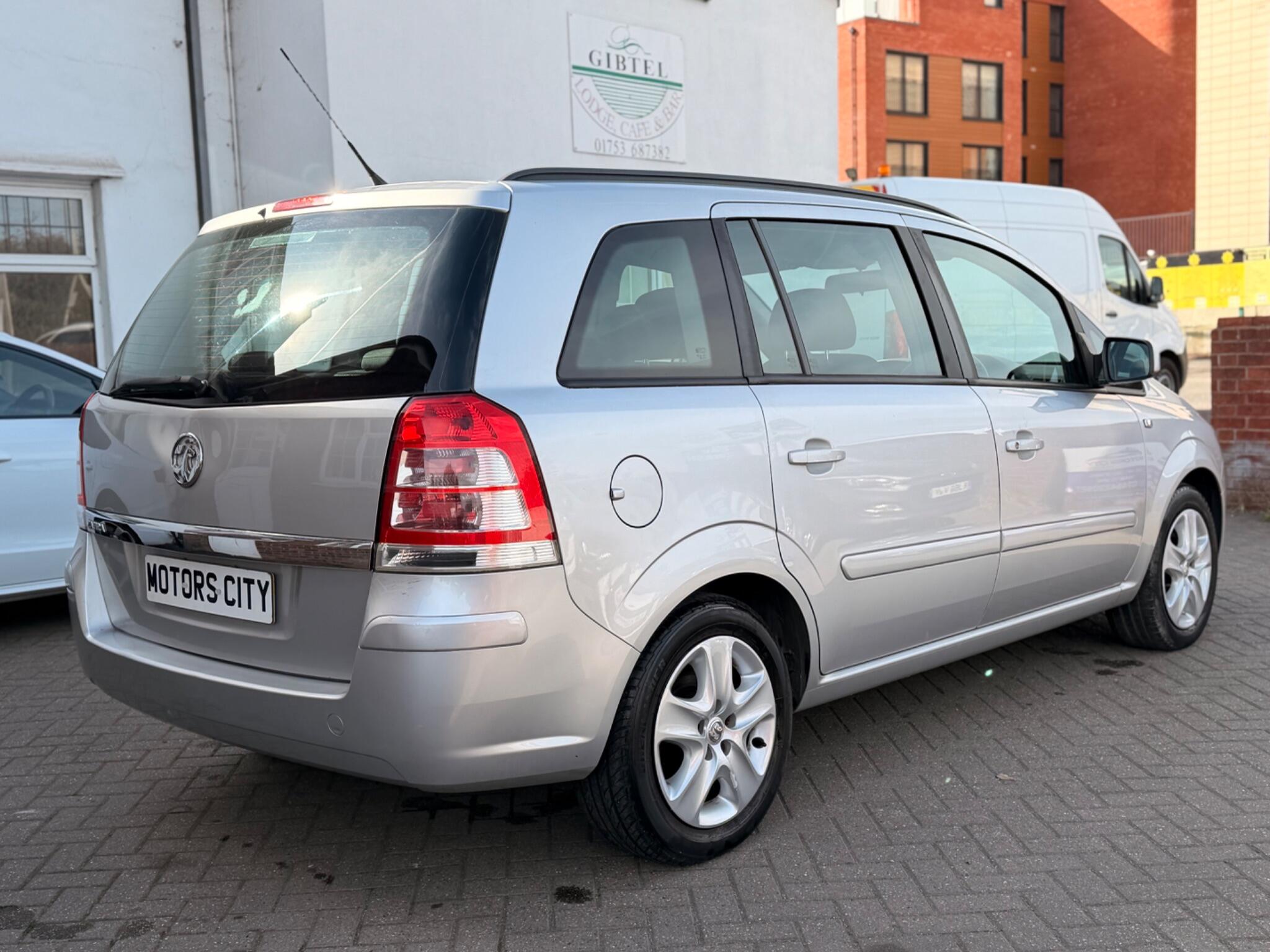 Vauxhall Zafira view 10