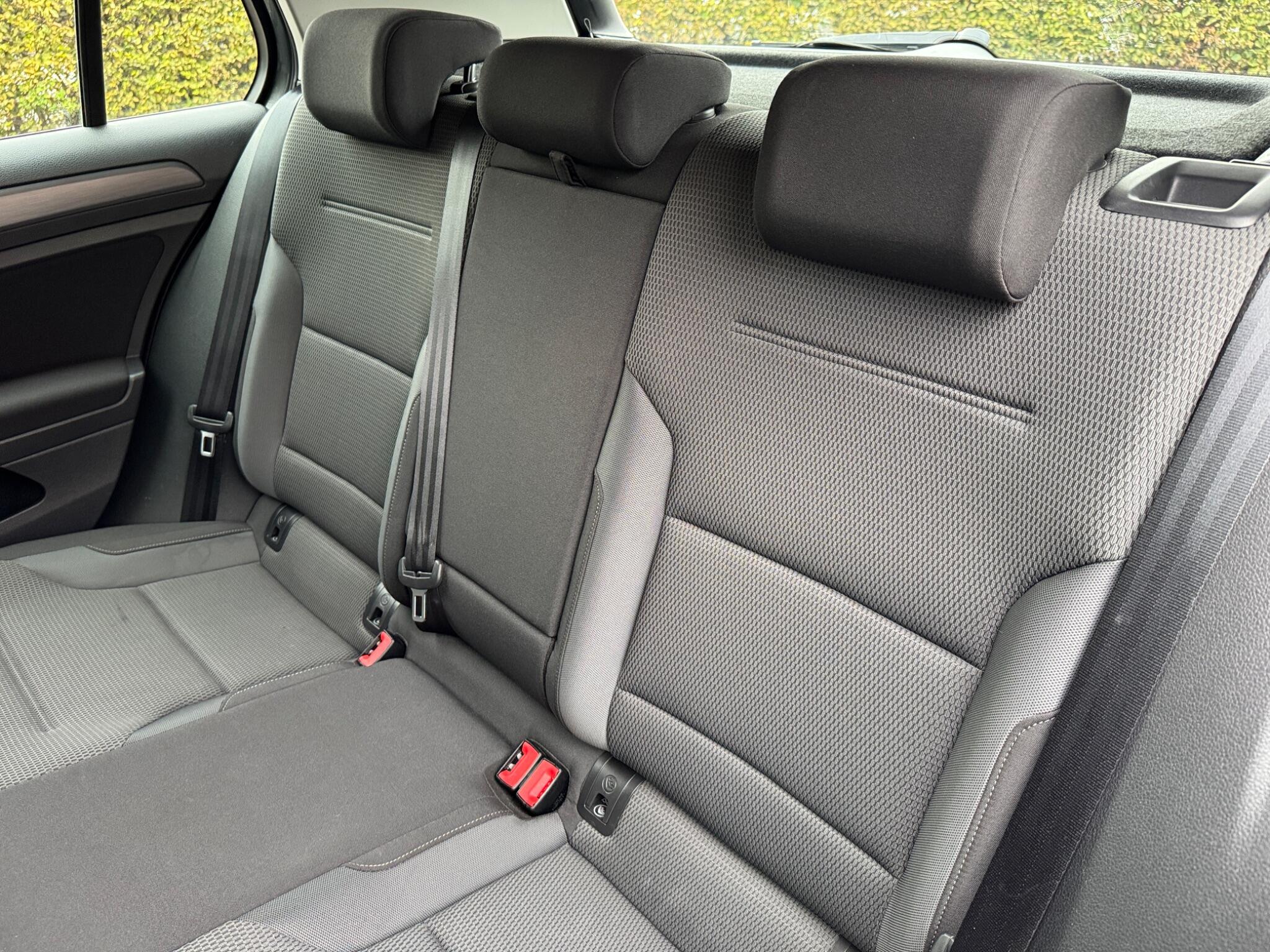 Volkswagen Golf view 50