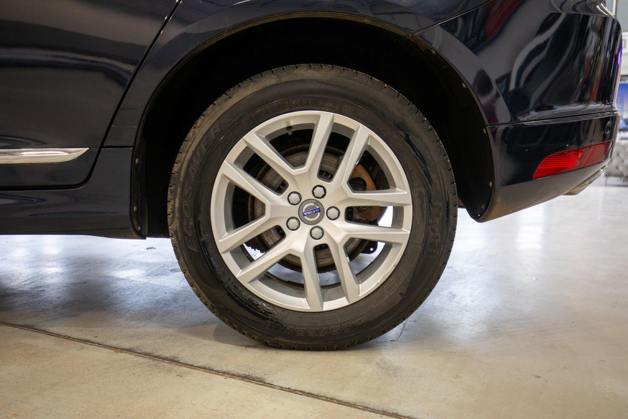 Volvo XC60 view 6