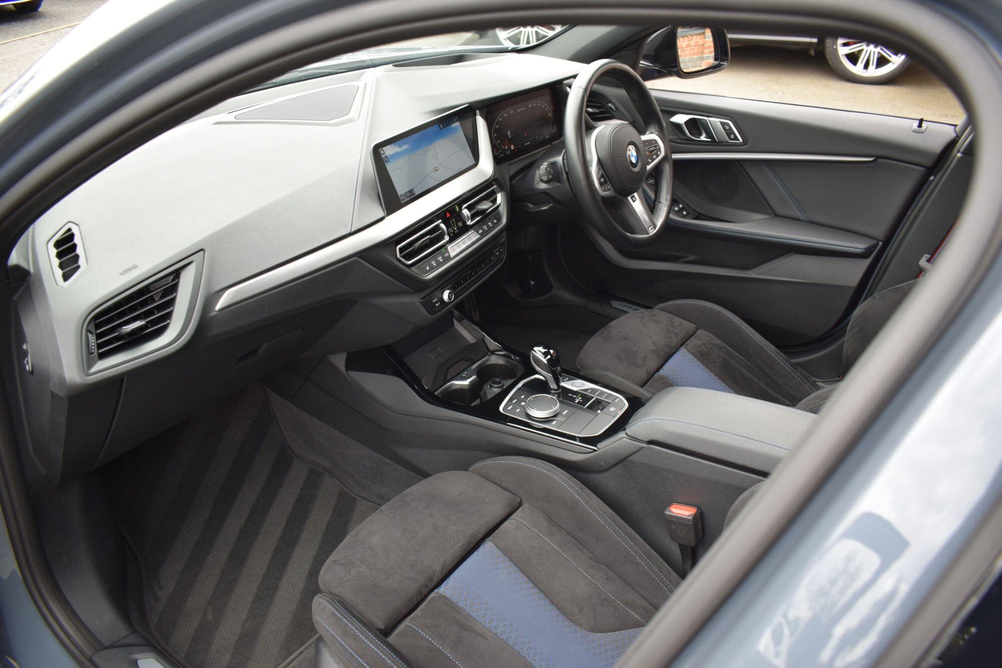 BMW 1 Series view 33