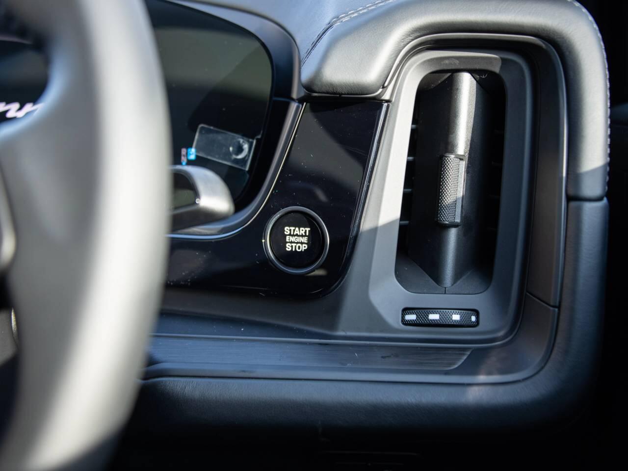 Porsche Cayenne view 30