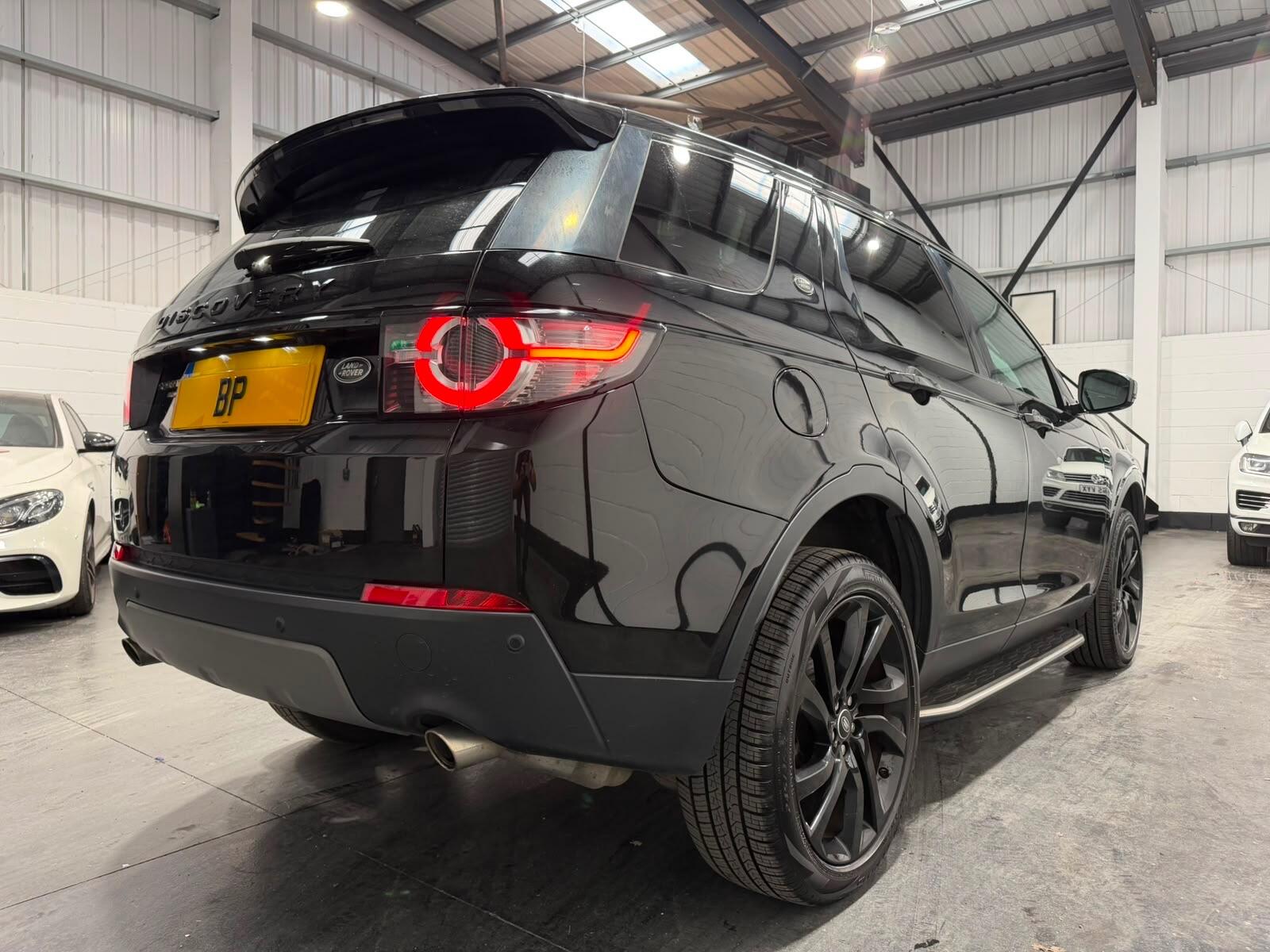 Land Rover Discovery Sport view 10