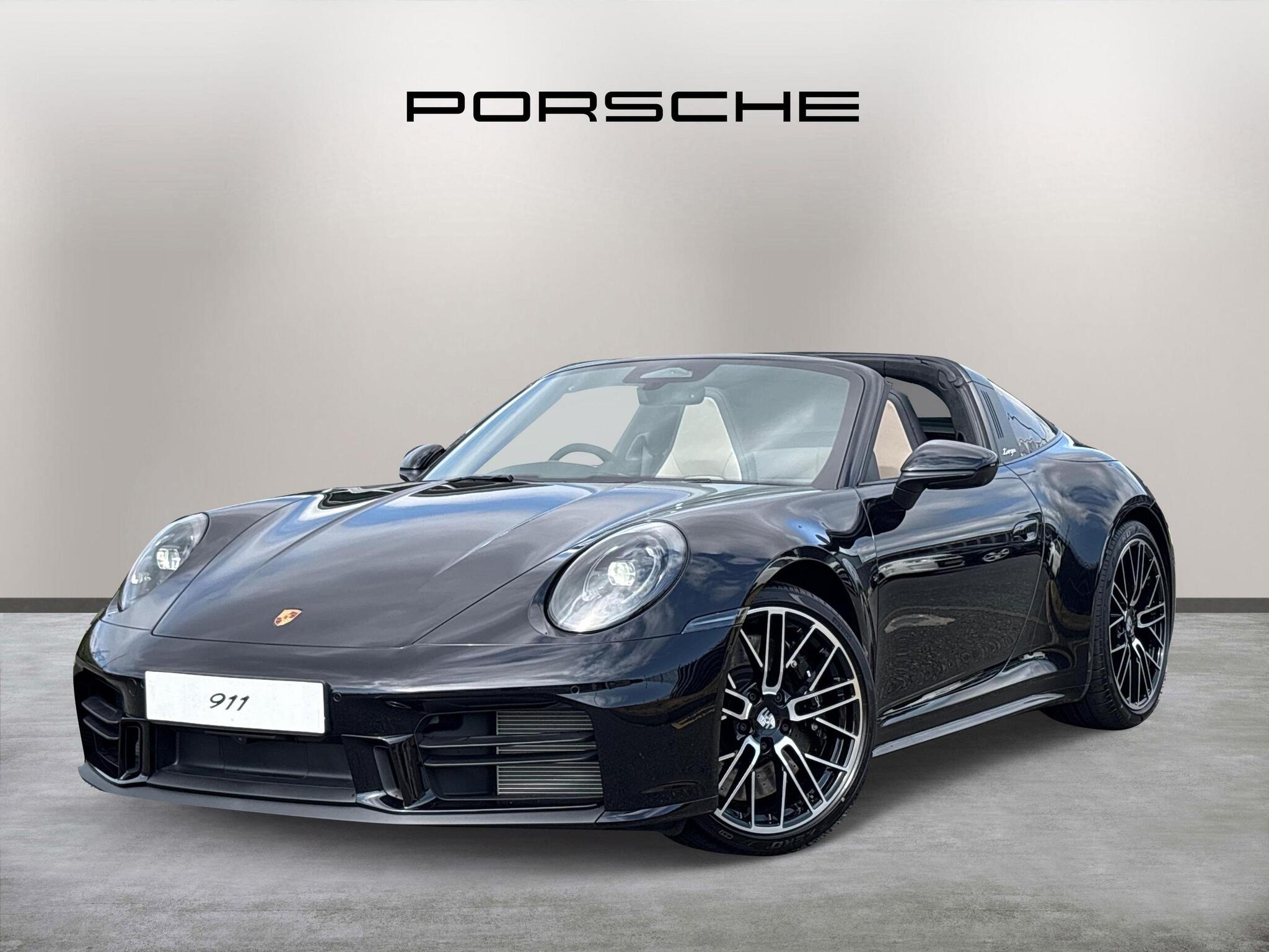Porsche 911 view 5