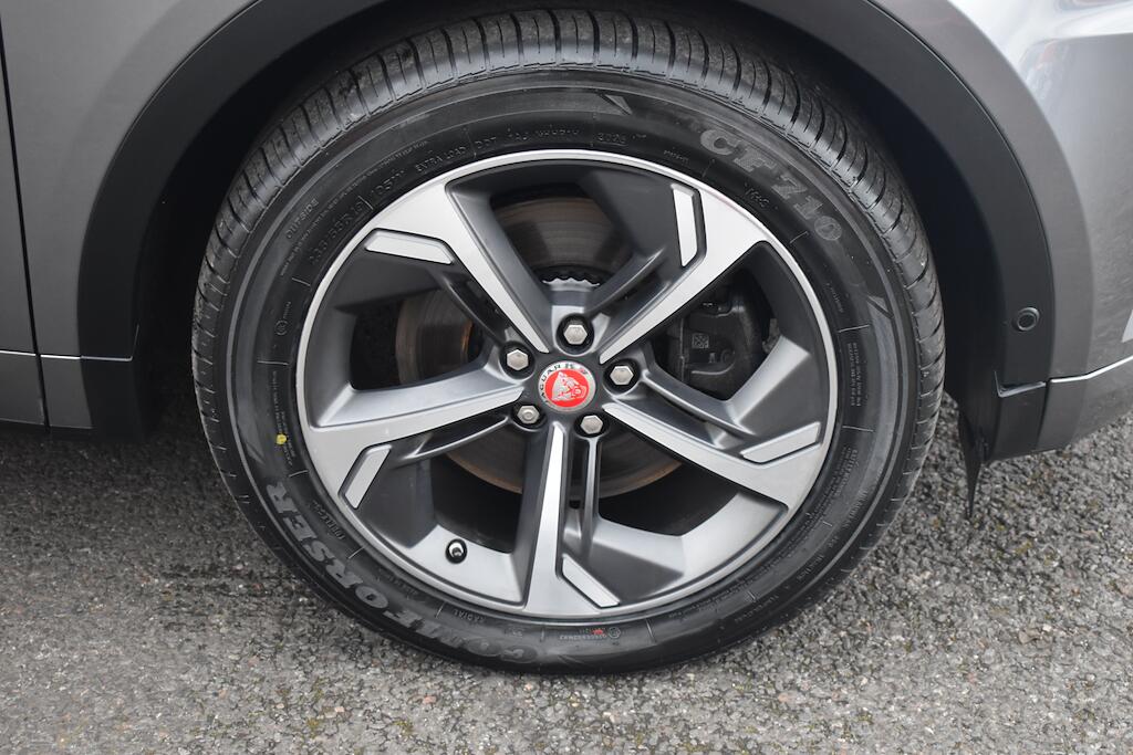Jaguar E-Pace view 70