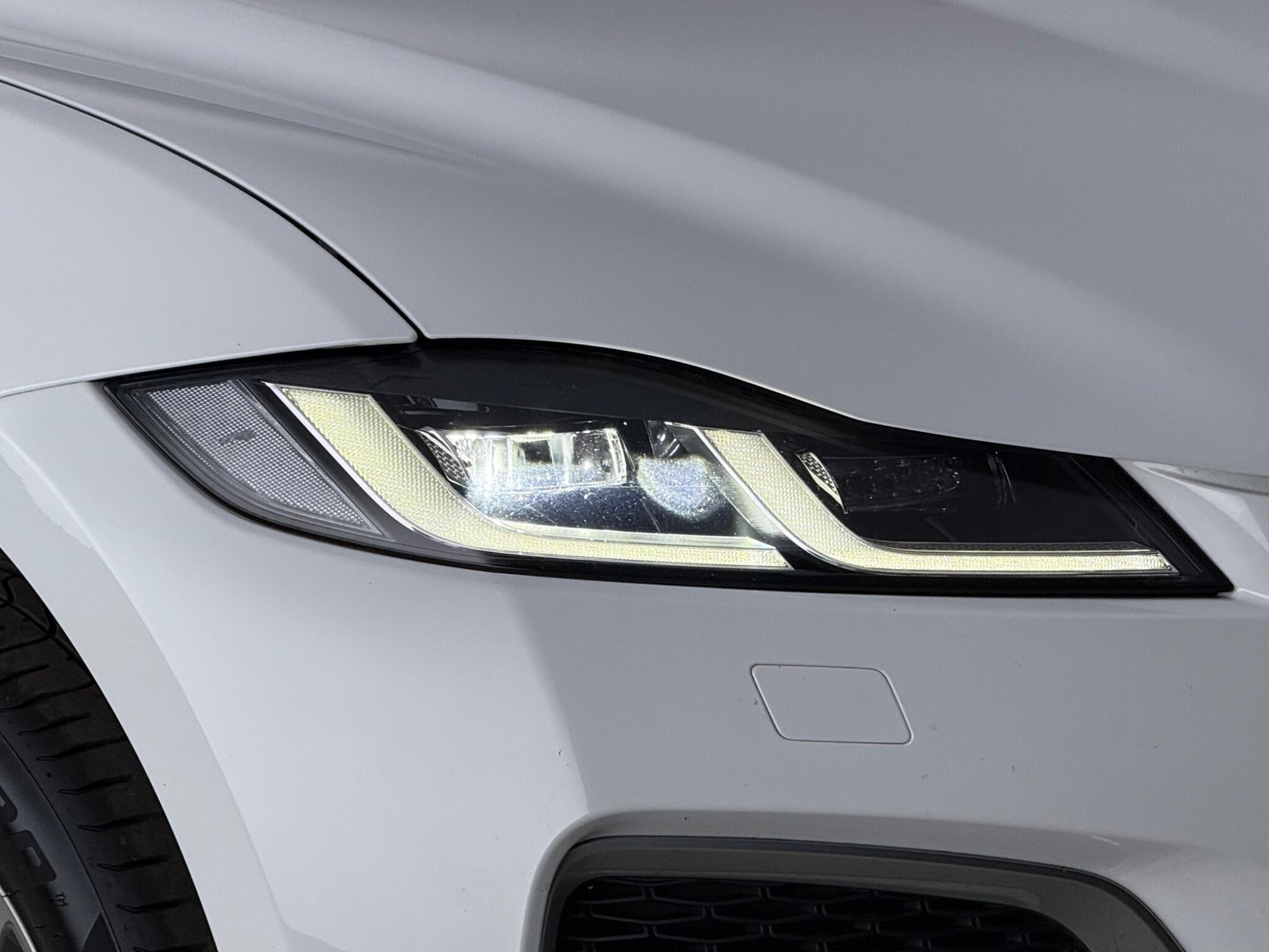 Jaguar F-Pace view 13