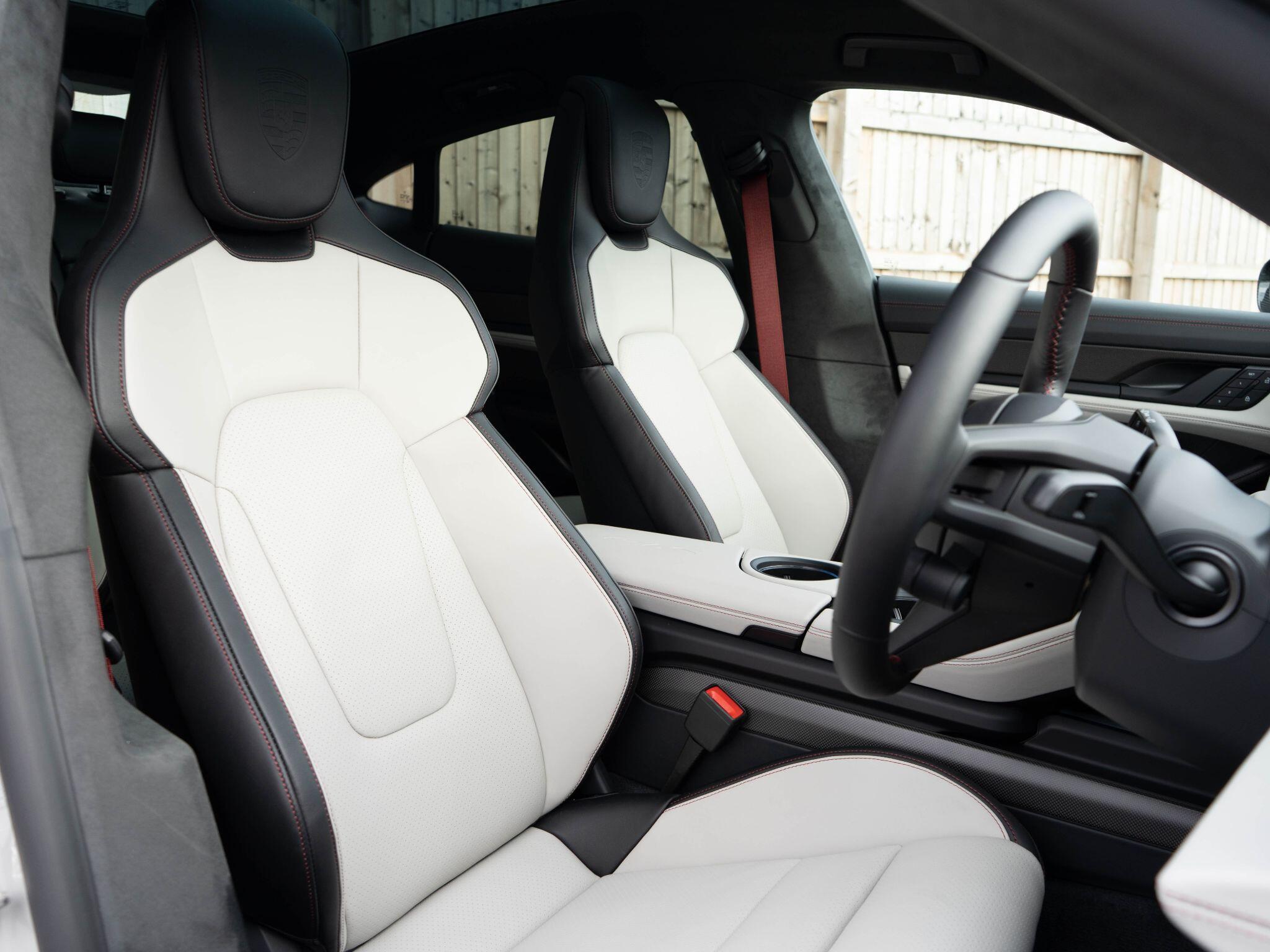 Porsche Taycan view 75