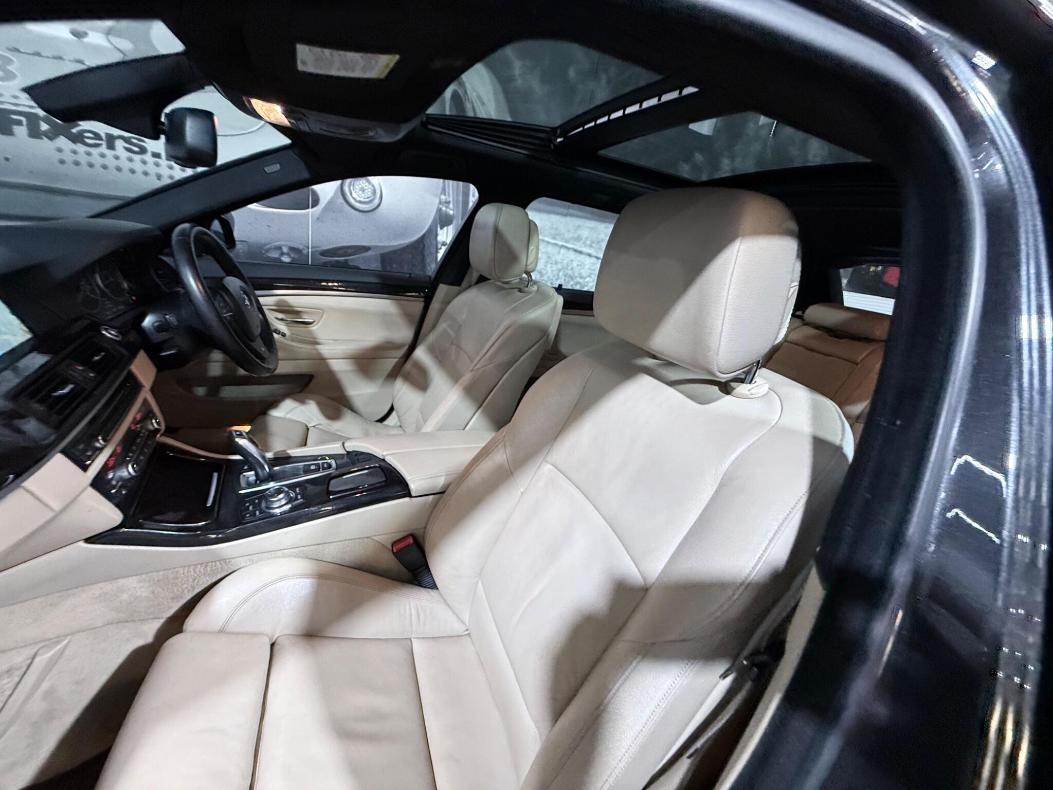 BMW 5 Series view 8