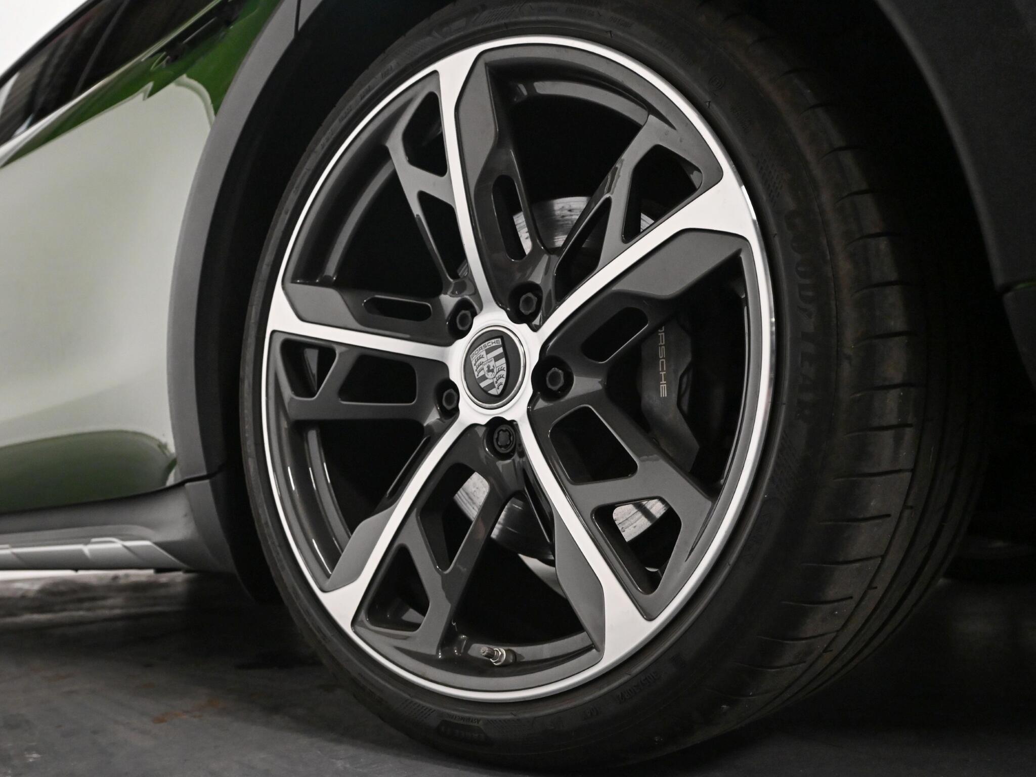 Porsche Taycan view 7