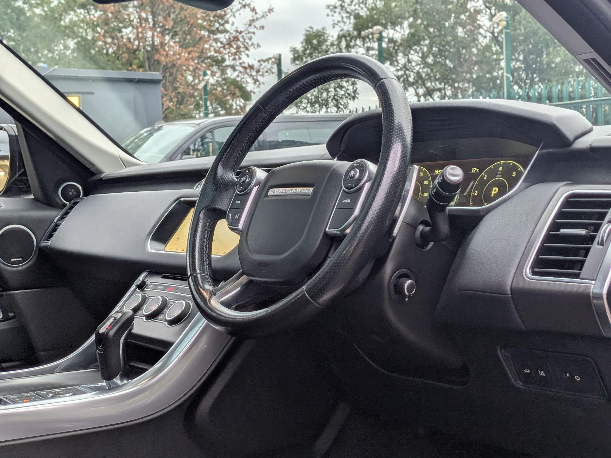 Land Rover Range Rover Sport view 2
