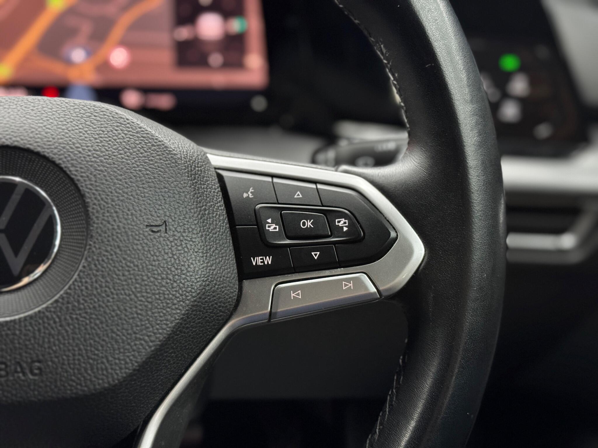 Volkswagen Golf view 21