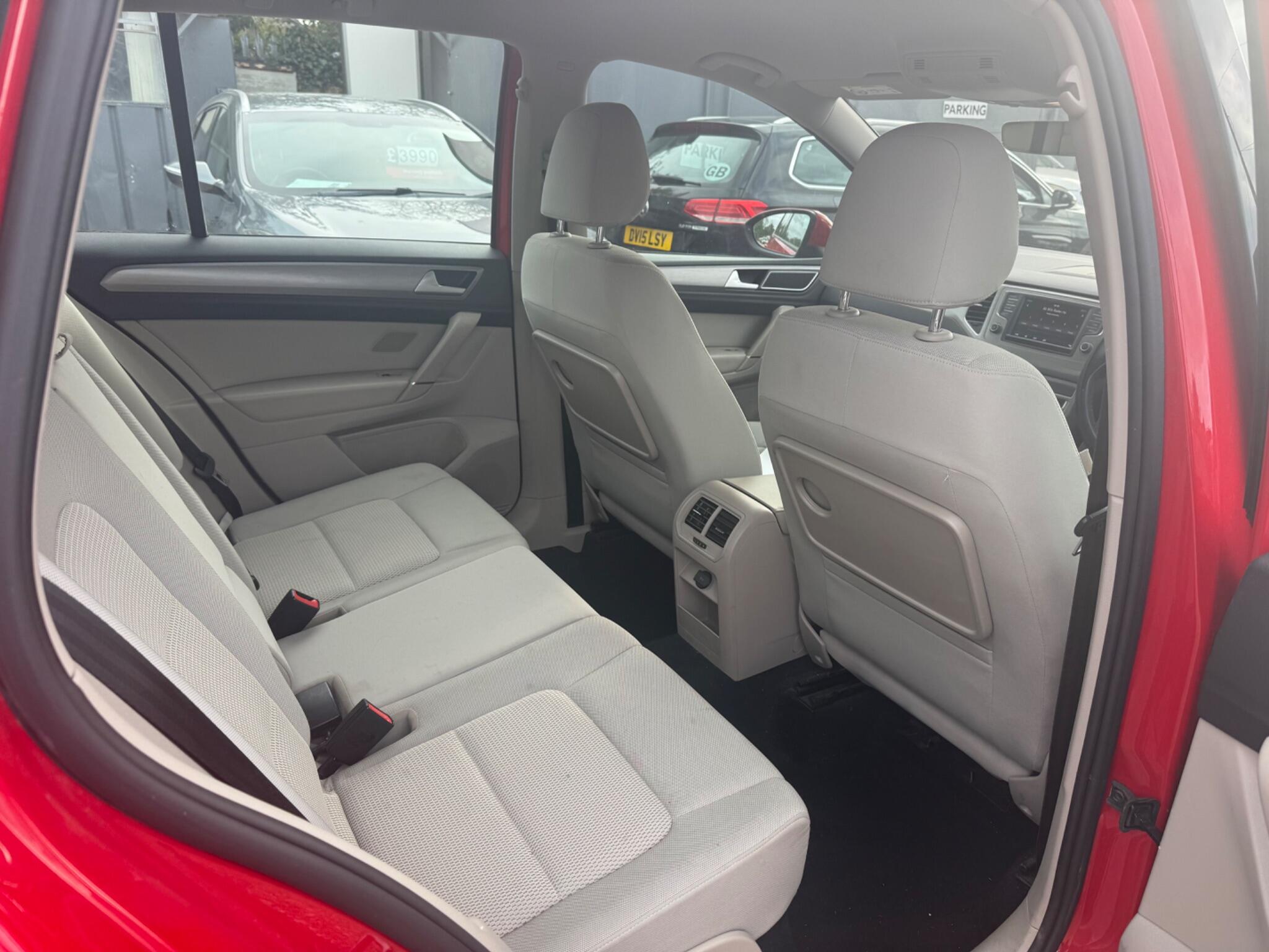 Volkswagen Golf Sportsvan view 6