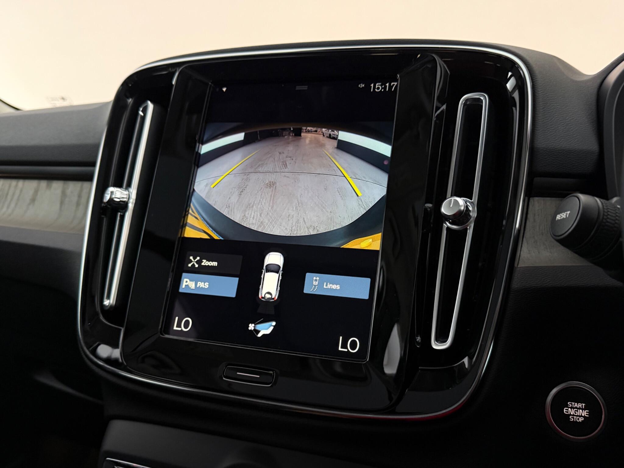 Volvo XC40 view 29