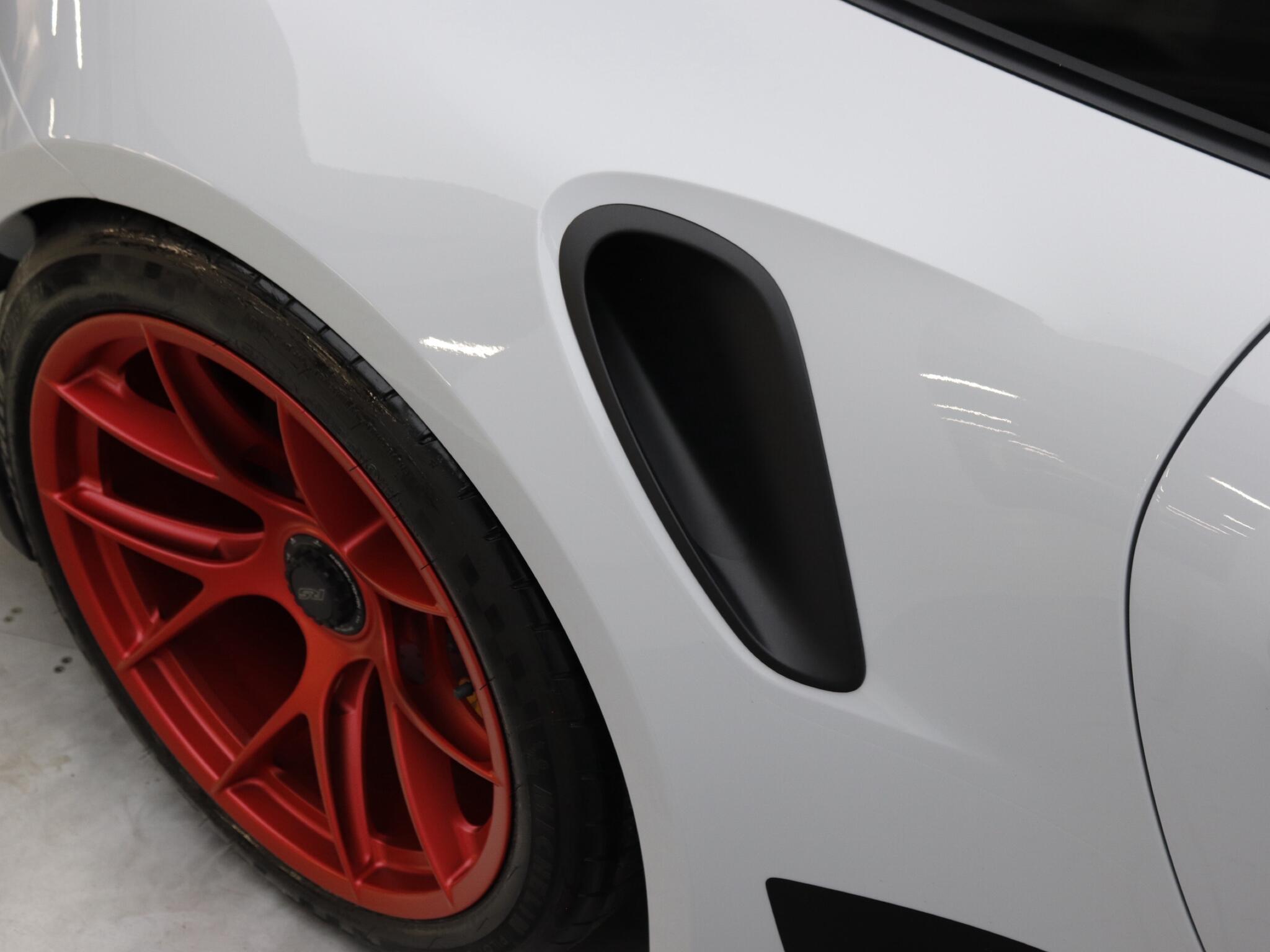Porsche 911 view 22