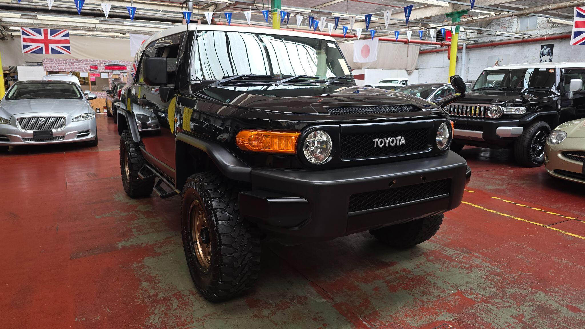 Toyota FJ Cruiser view 34