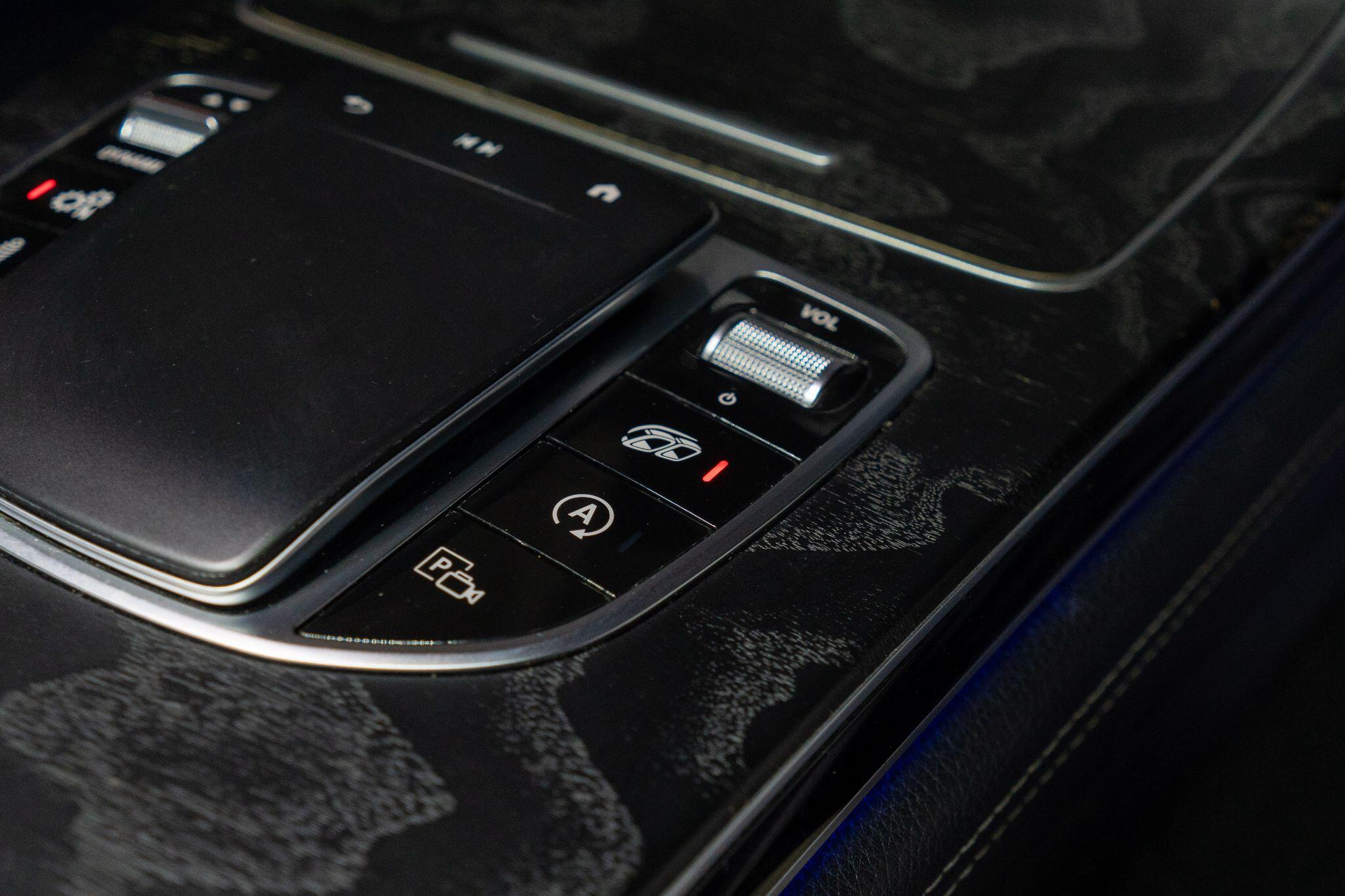 Mercedes-Benz GLC view 18