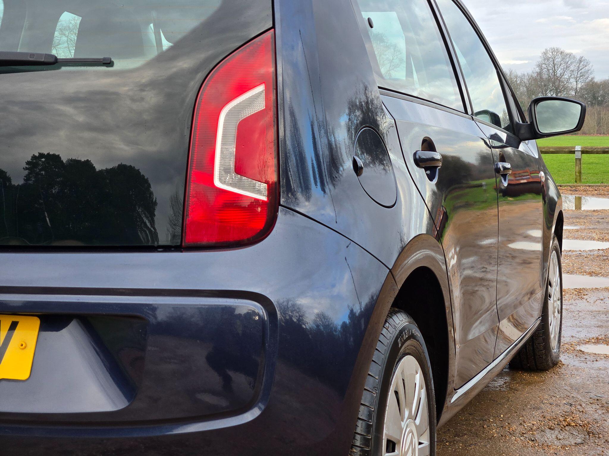 2013 Volkswagen up! 1.0 Move up! ASG Euro 5 5dr • 45,000 miles image 15