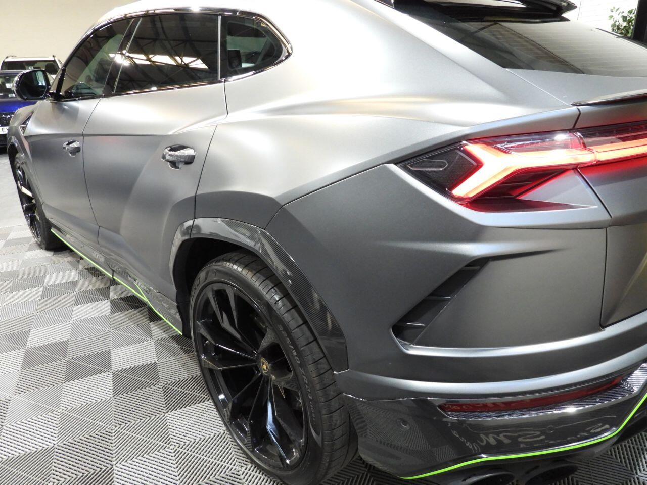 Lamborghini Urus view 69