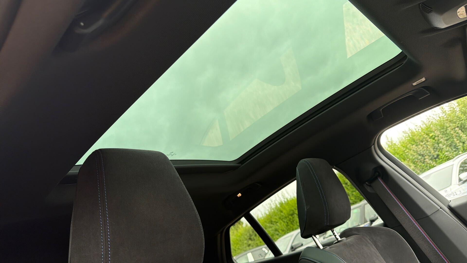 BMW Ix2 view 22