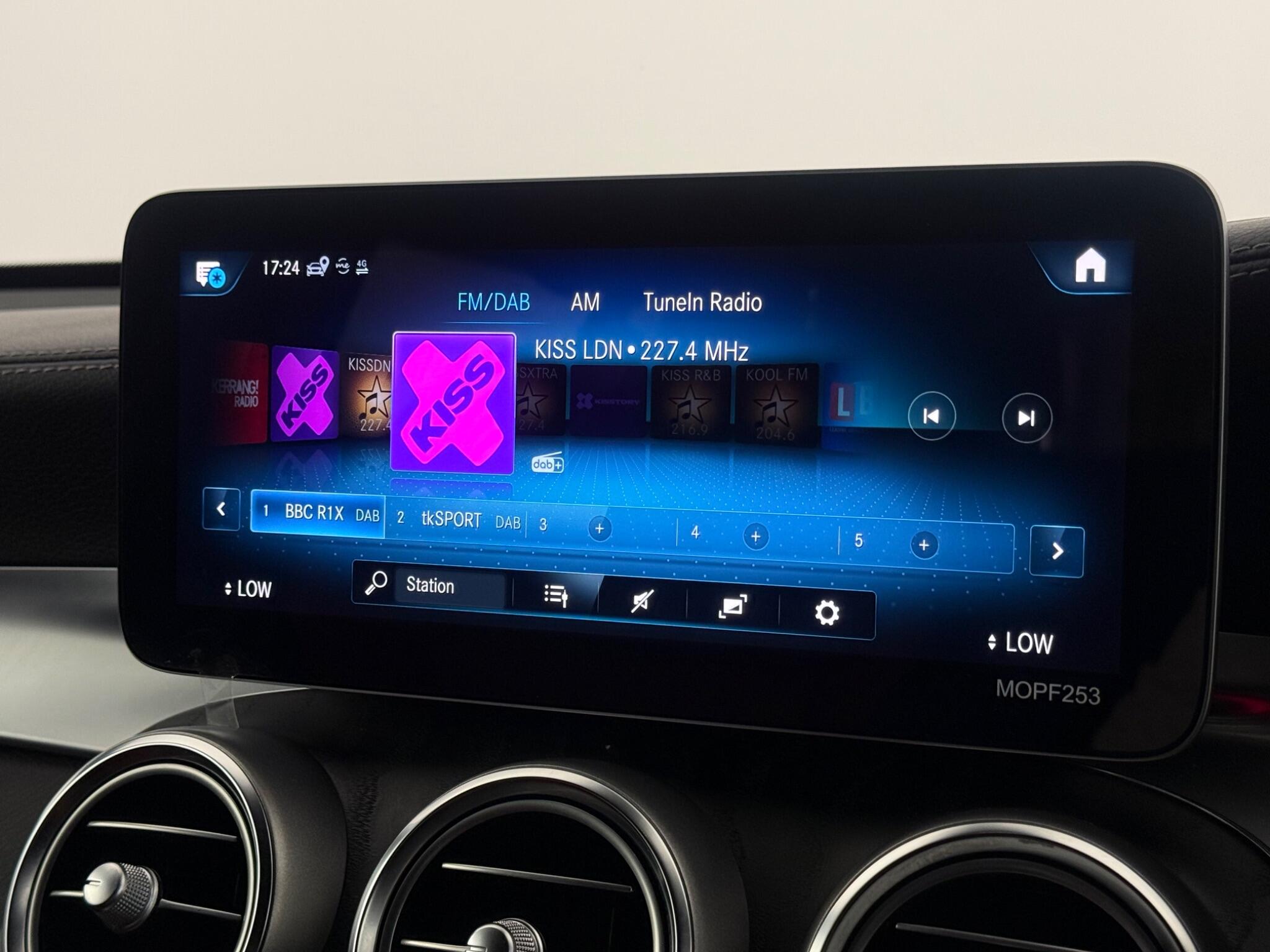 Mercedes-Benz GLC view 22
