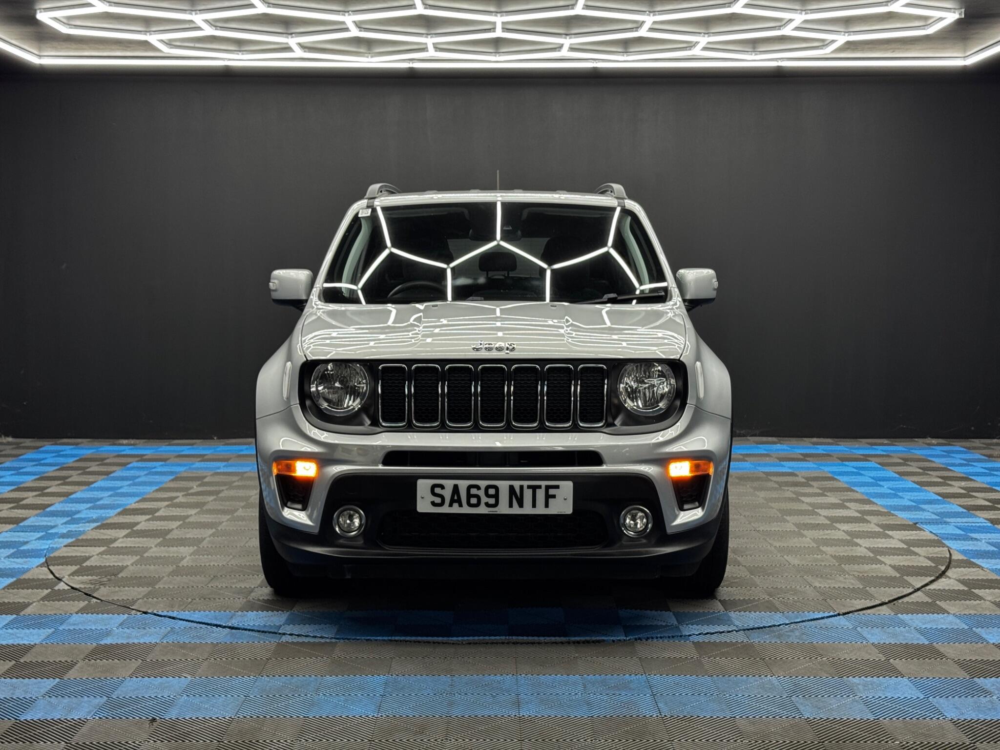 Jeep Renegade view 2