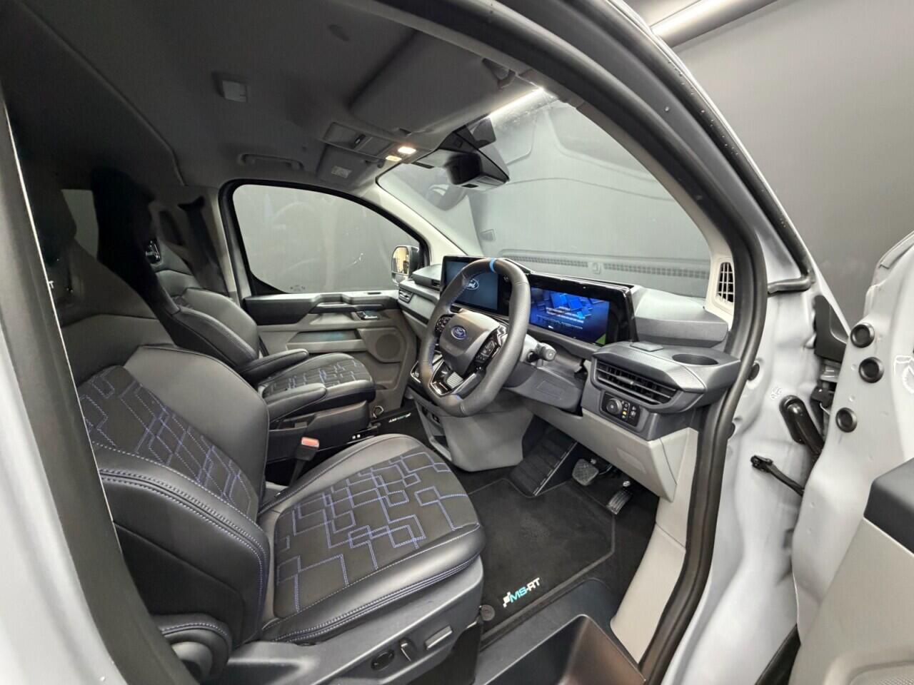 Ford Transit Custom view 31