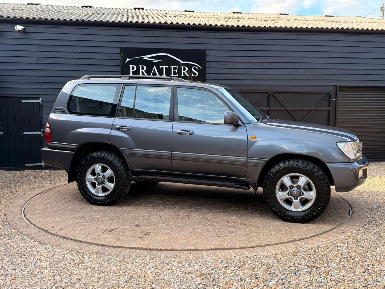 Toyota Land Cruiser view 22