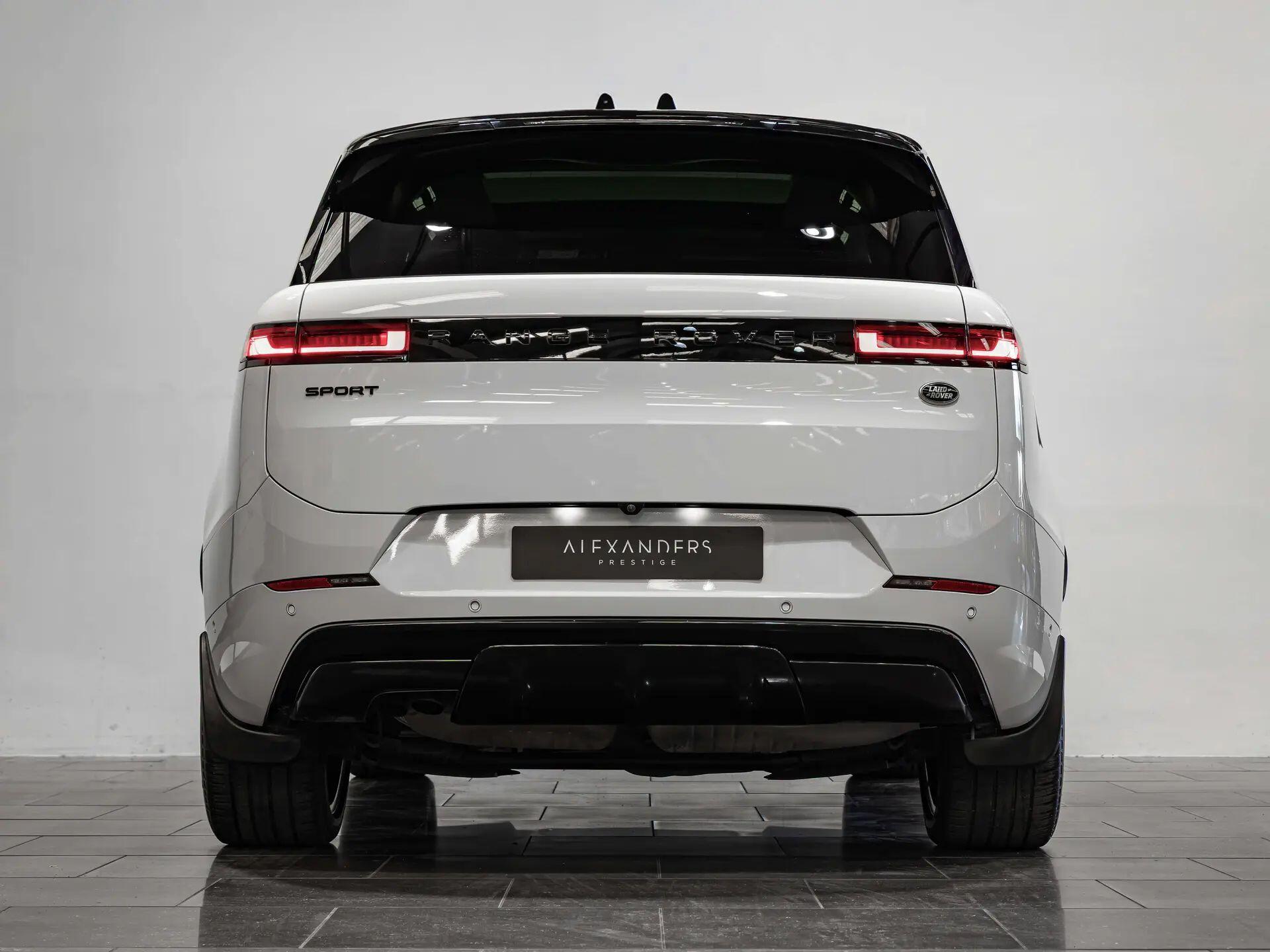 Land Rover Range Rover Sport view 11