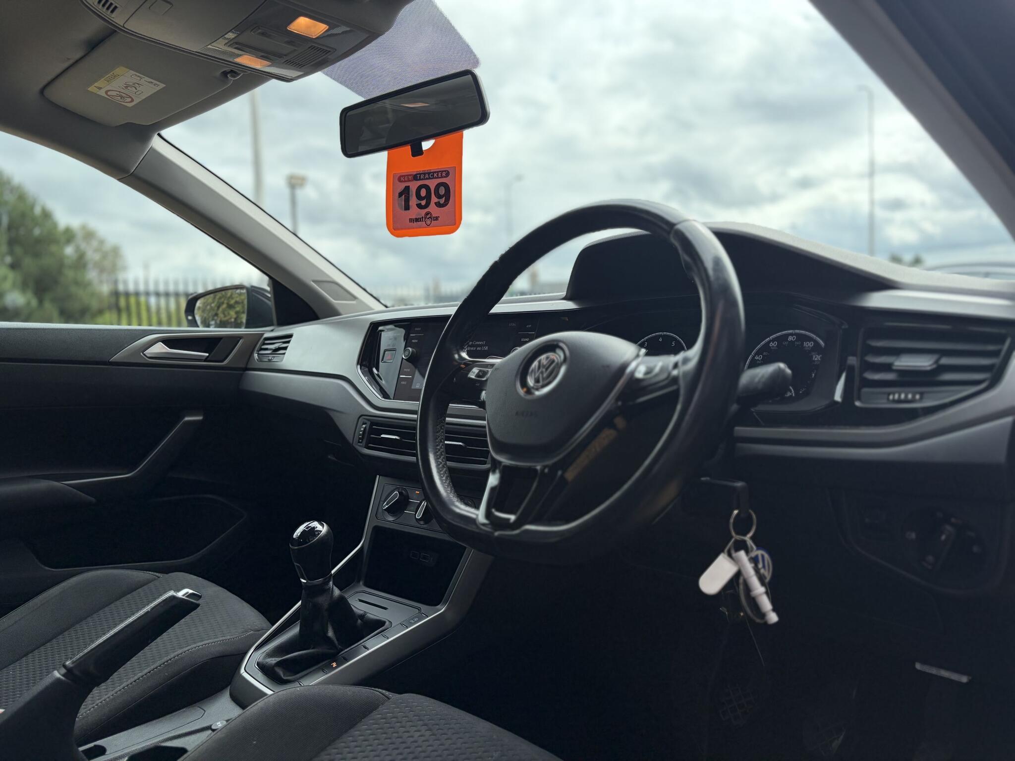 Volkswagen Polo view 11