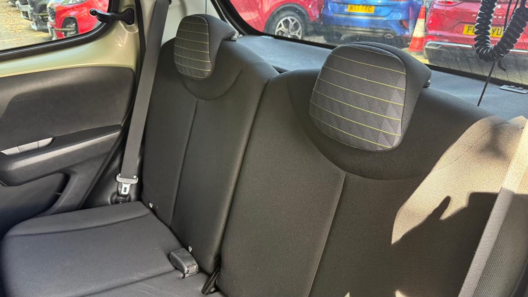 Peugeot 108 view 28