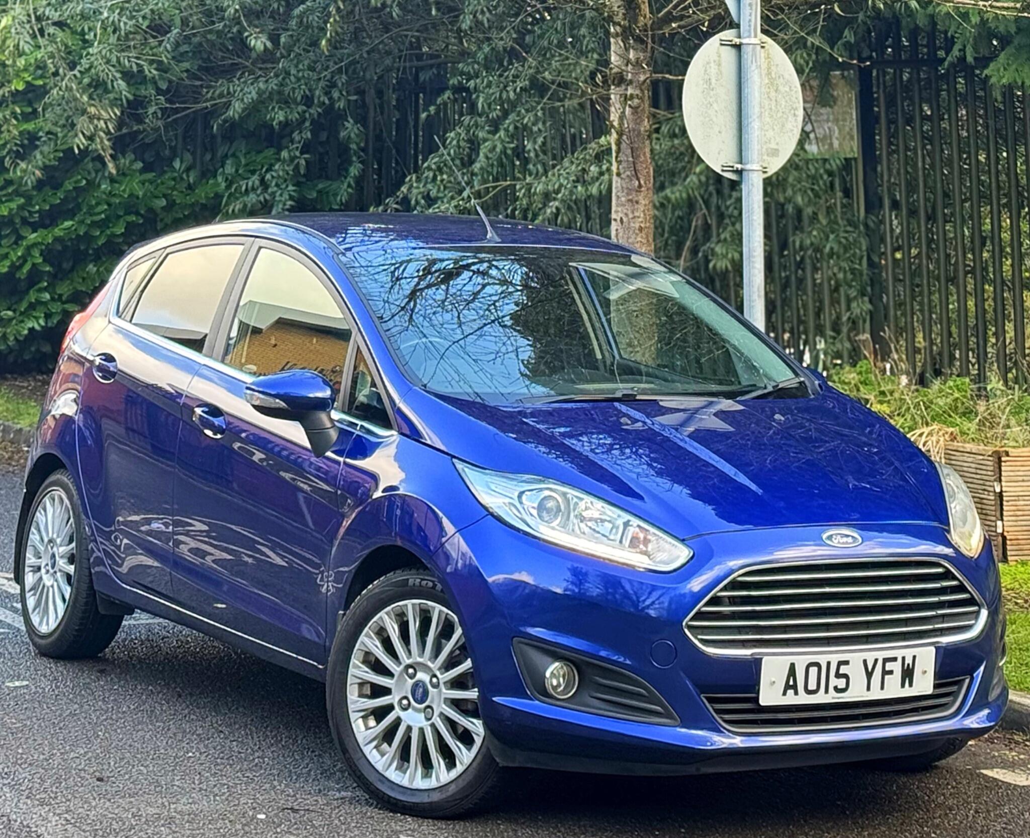 2015 Ford Fiesta 1.6 Titanium Powershift Euro 6 5dr image 4