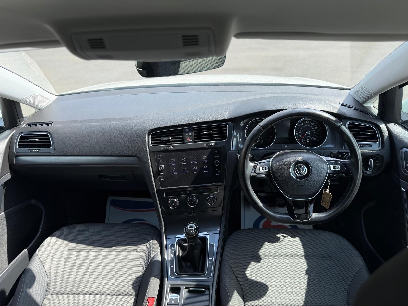 Volkswagen Golf view 22