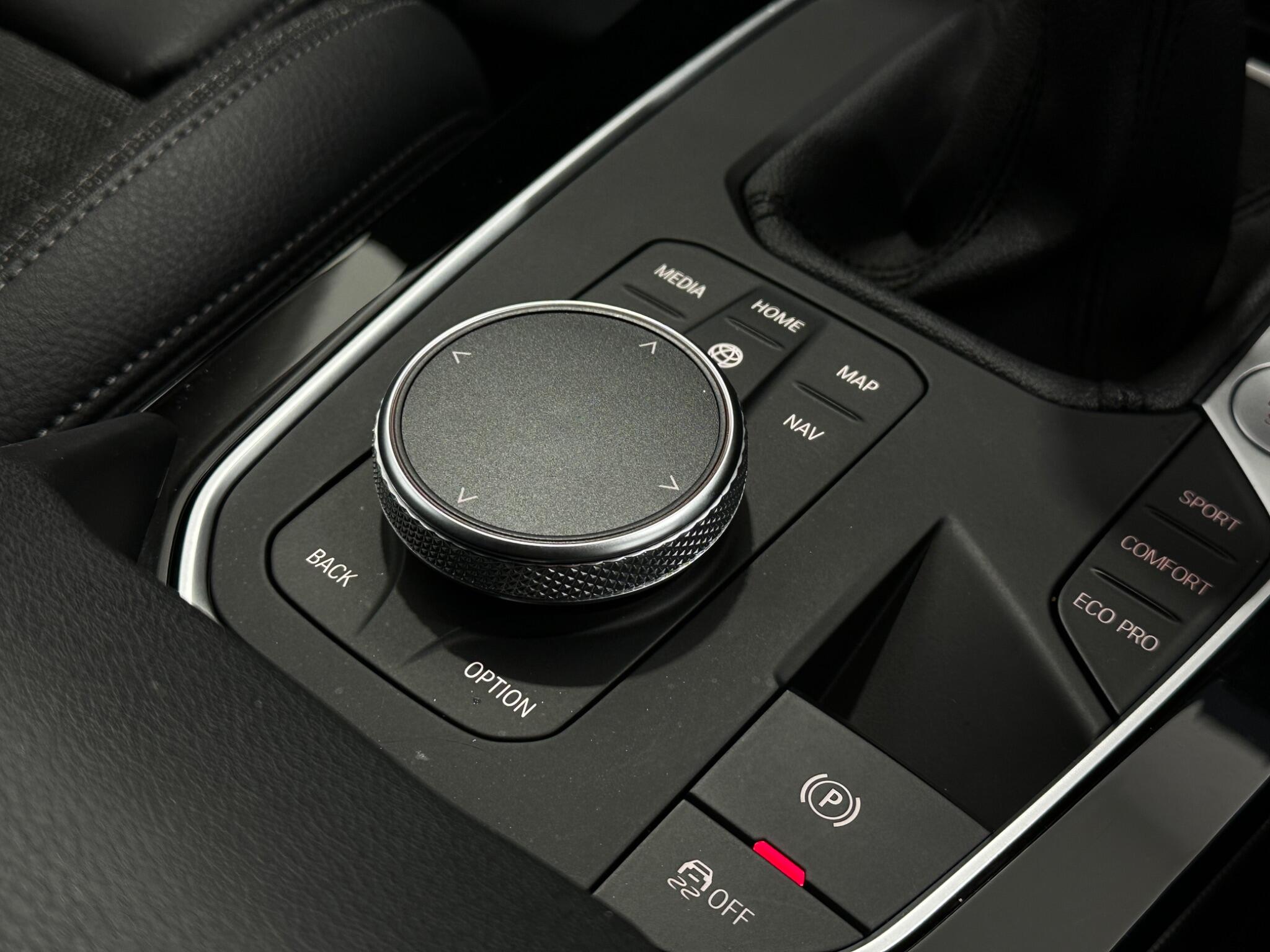 BMW 1 Series view 21