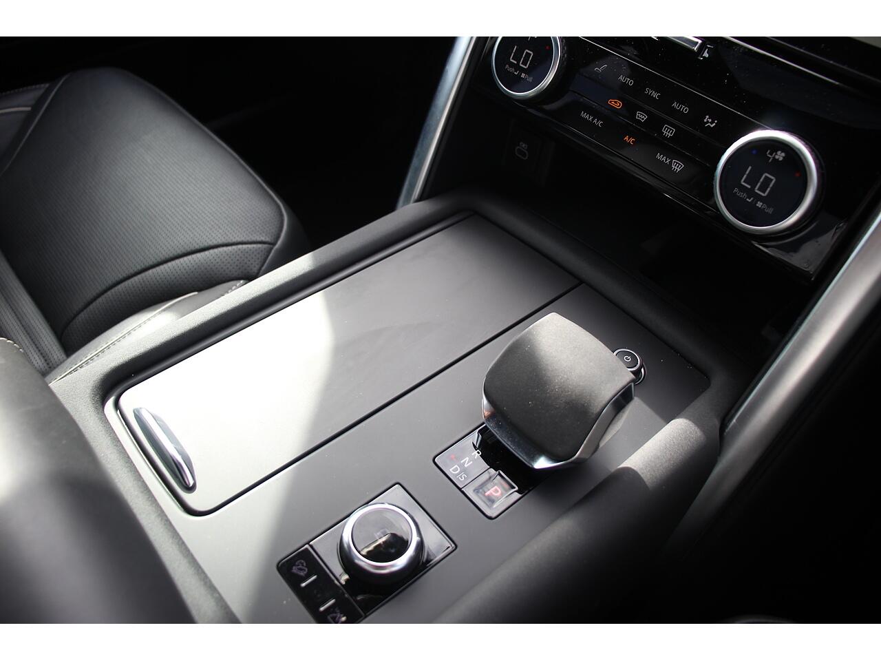 Land Rover Discovery view 41