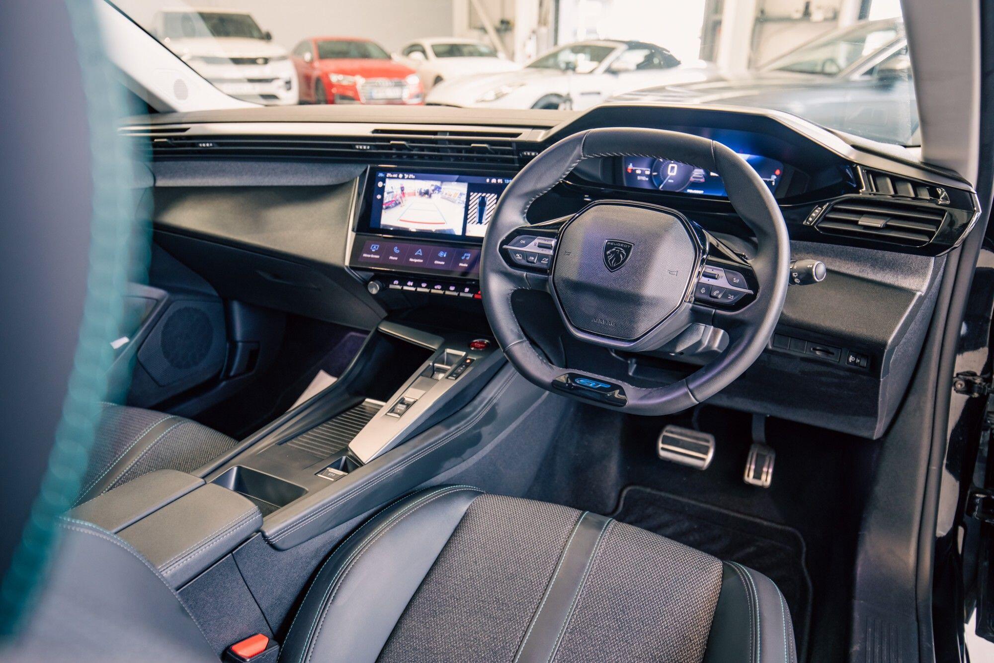 Peugeot 308 view 2