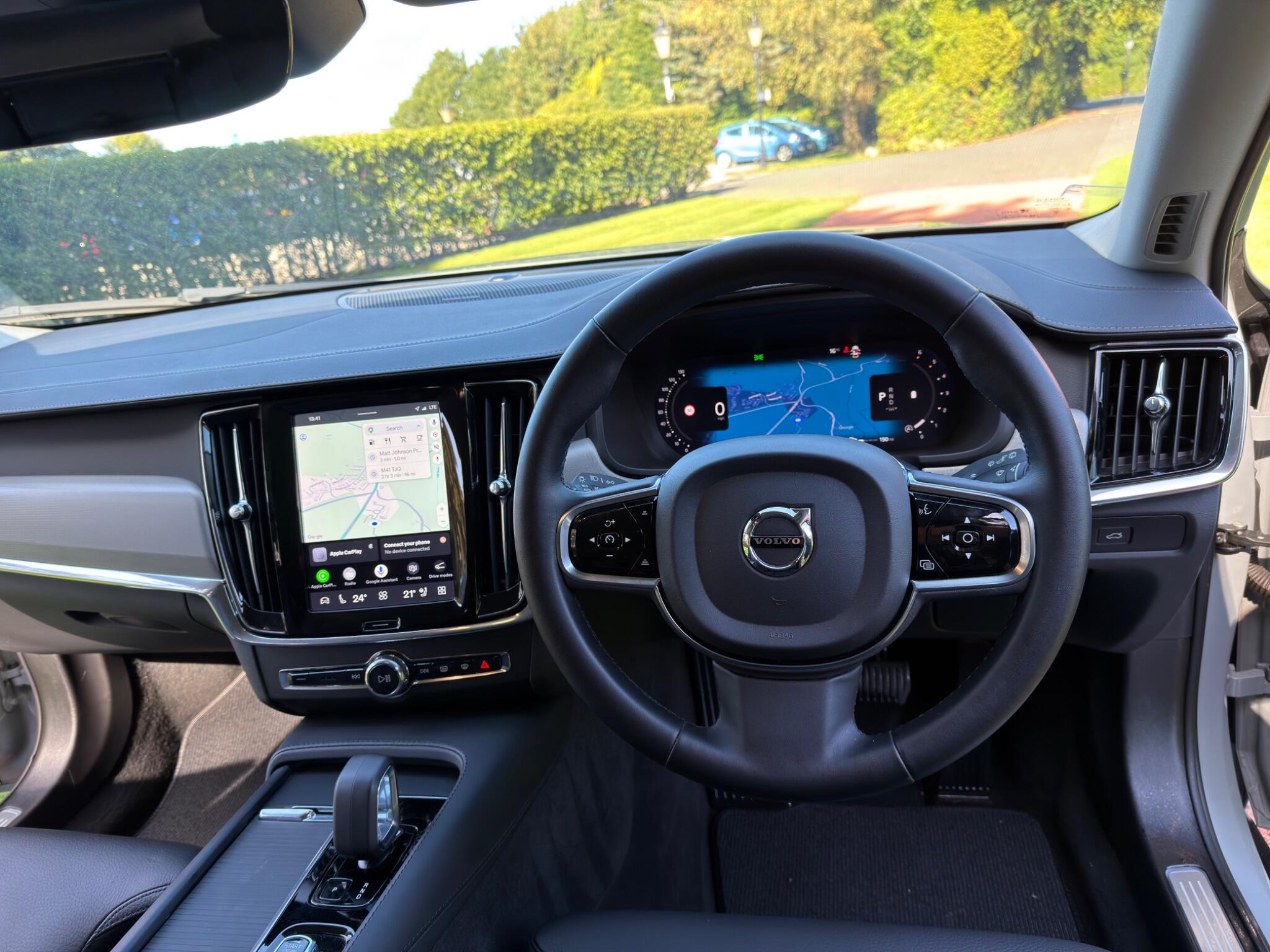 Volvo V90 Cross Country view 40