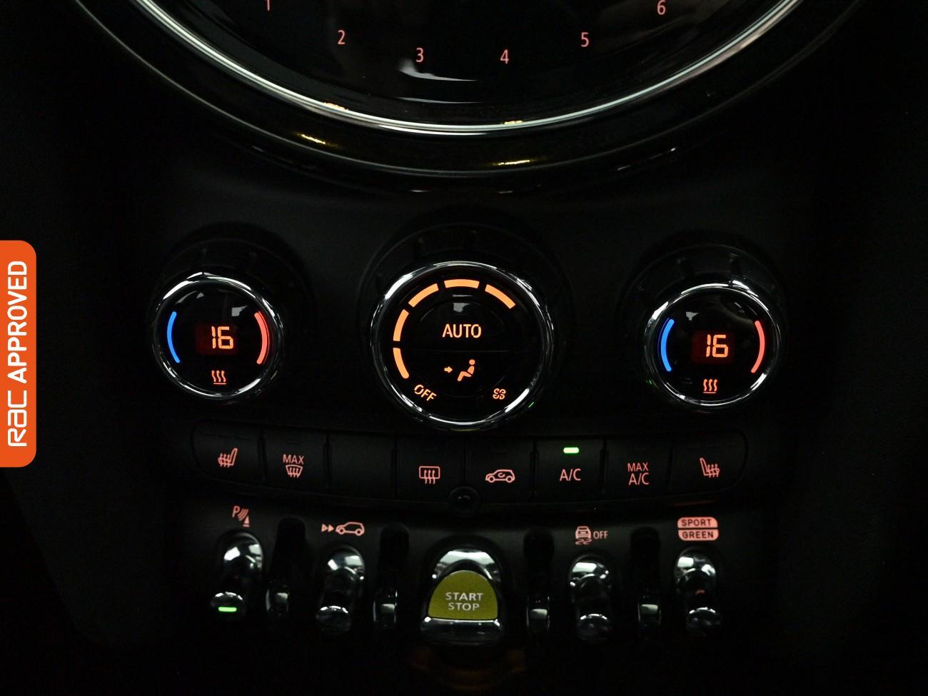 Mini Hatch view 19