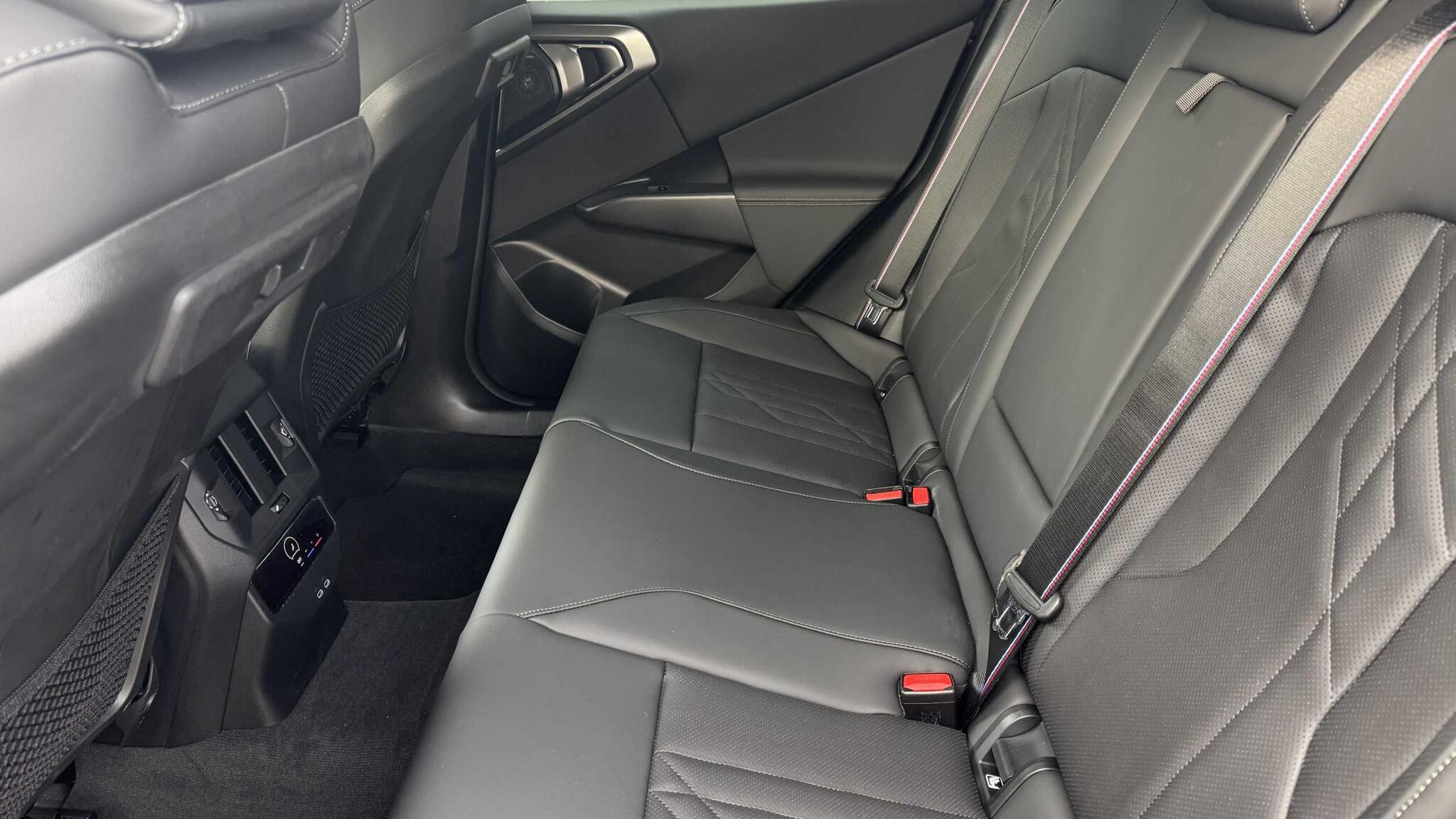 BMW X3 view 8