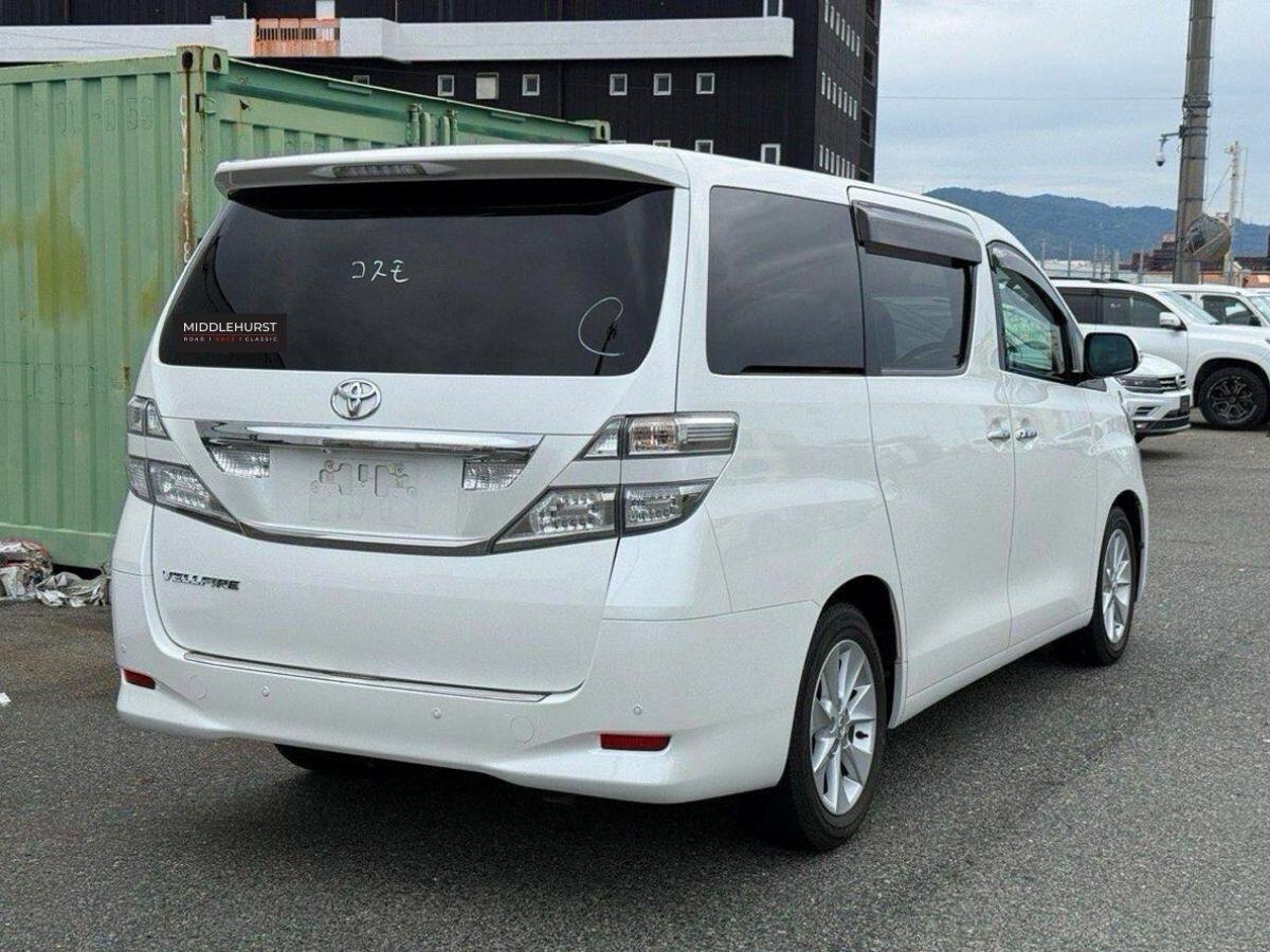Toyota Vellfire view 4