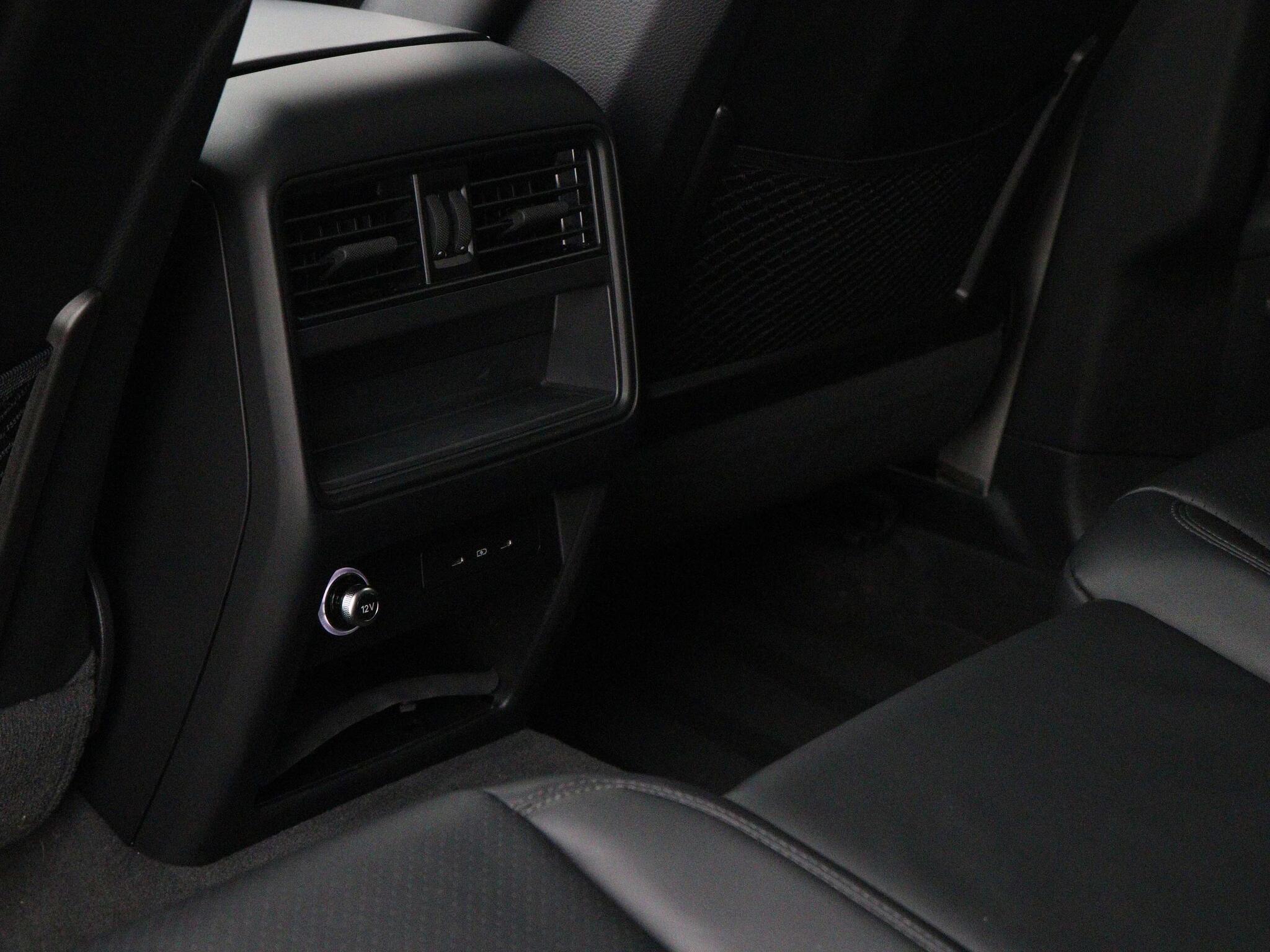 Porsche Cayenne view 26