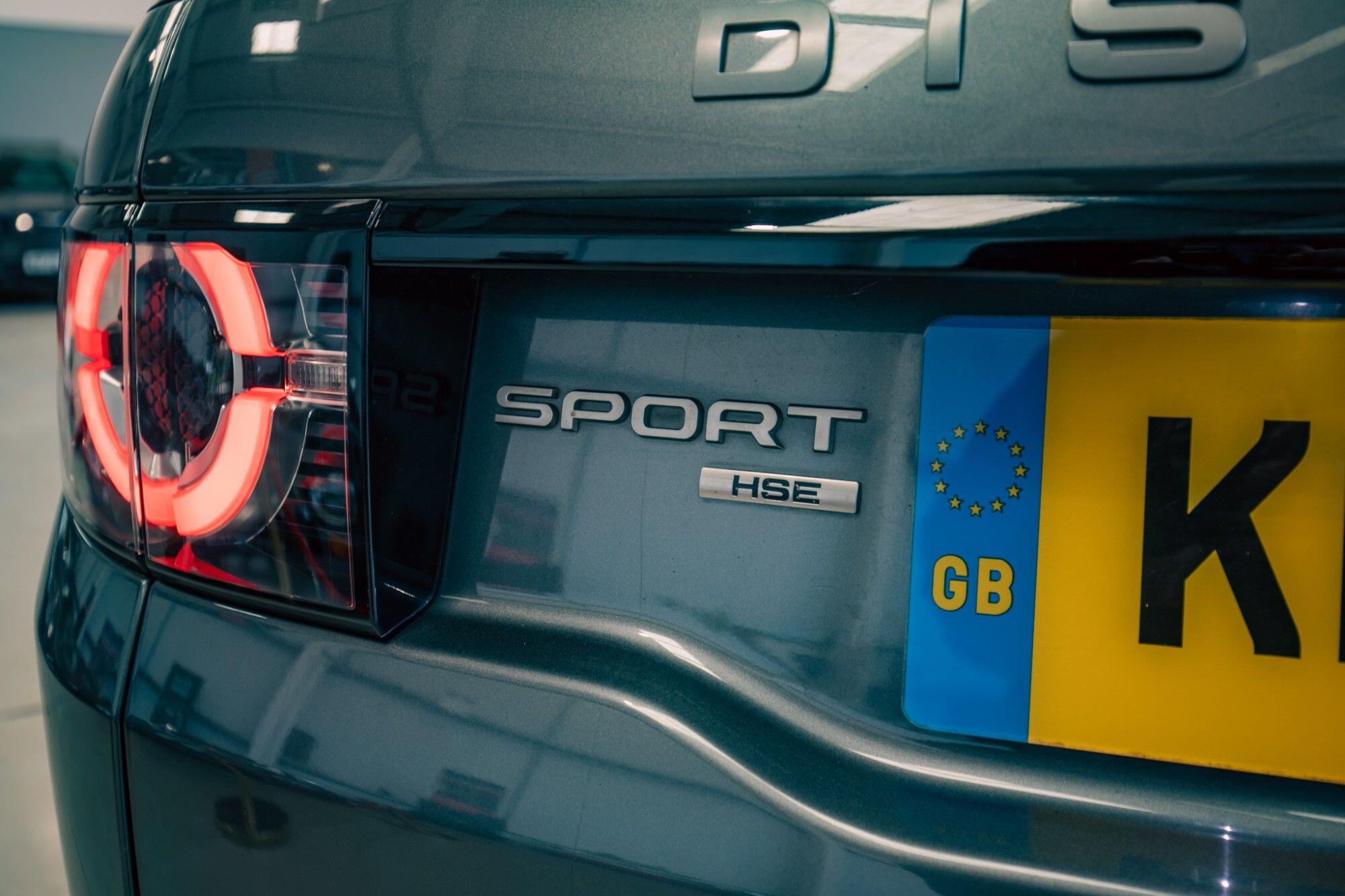 Land Rover Discovery Sport view 6
