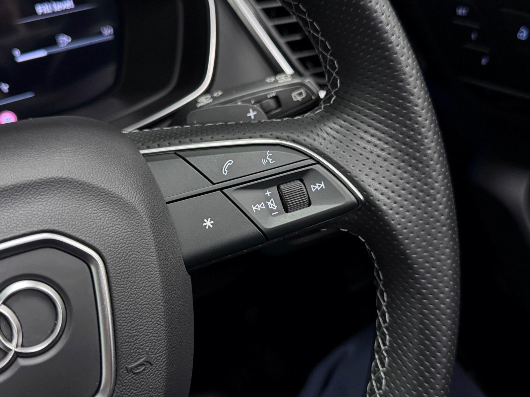 Audi Q5 view 16