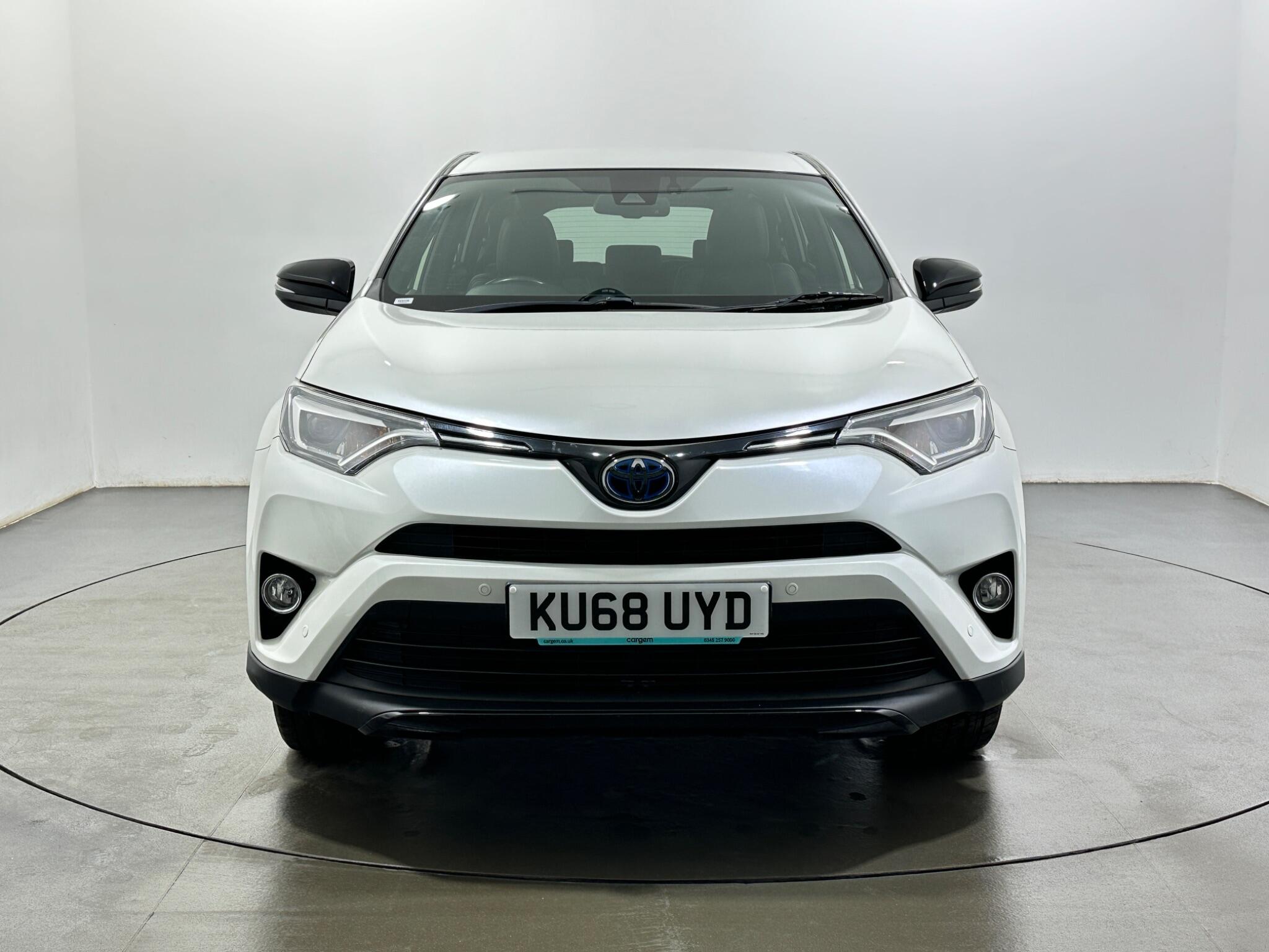 Toyota Rav4 view 3