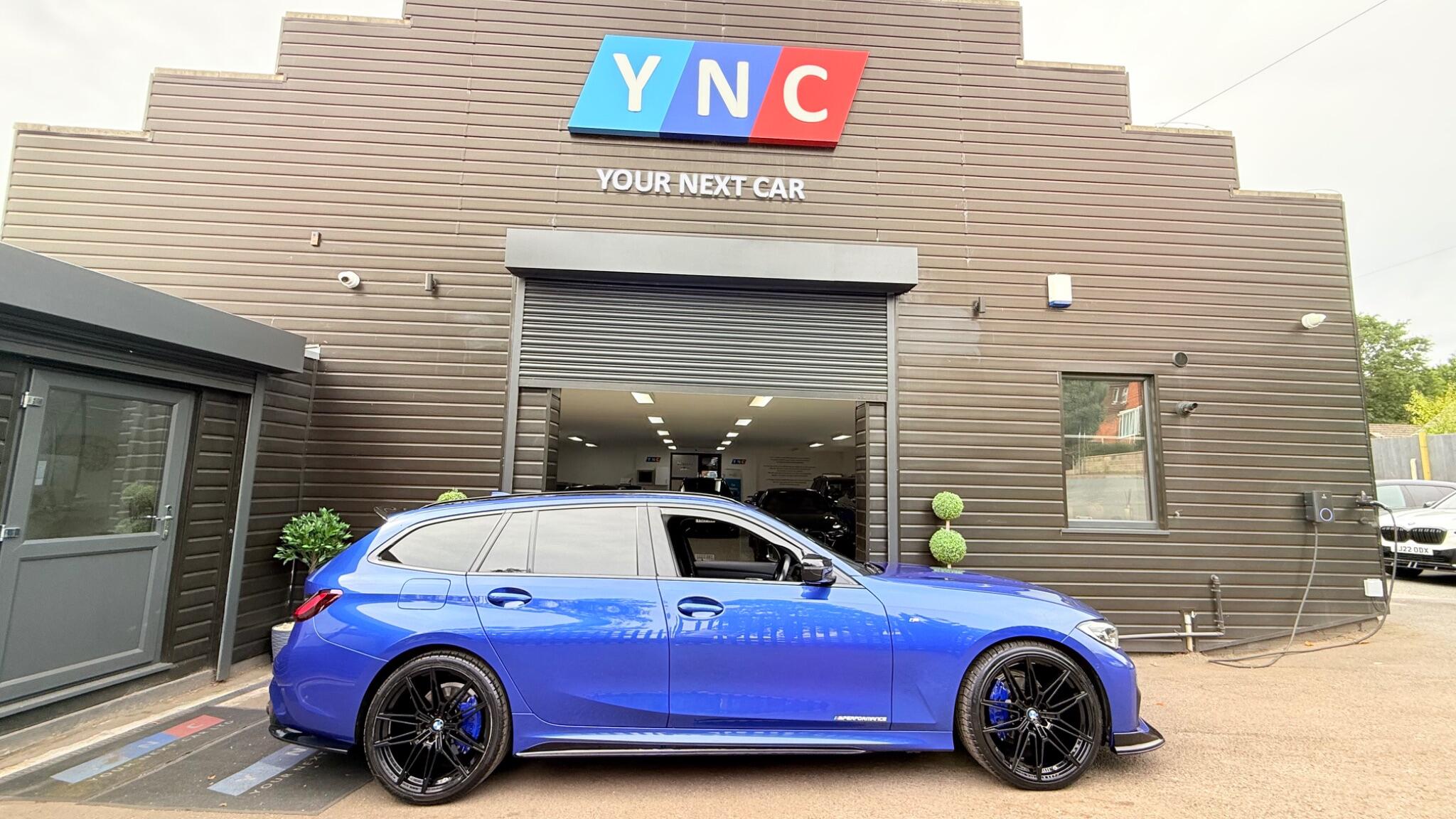 BMW 3 Series view 5