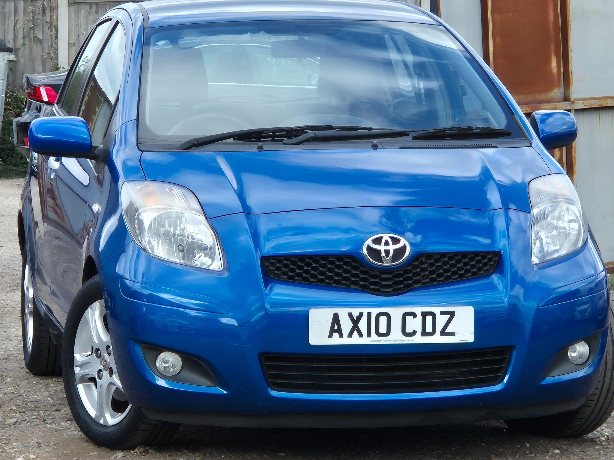 Toyota Yaris view 3