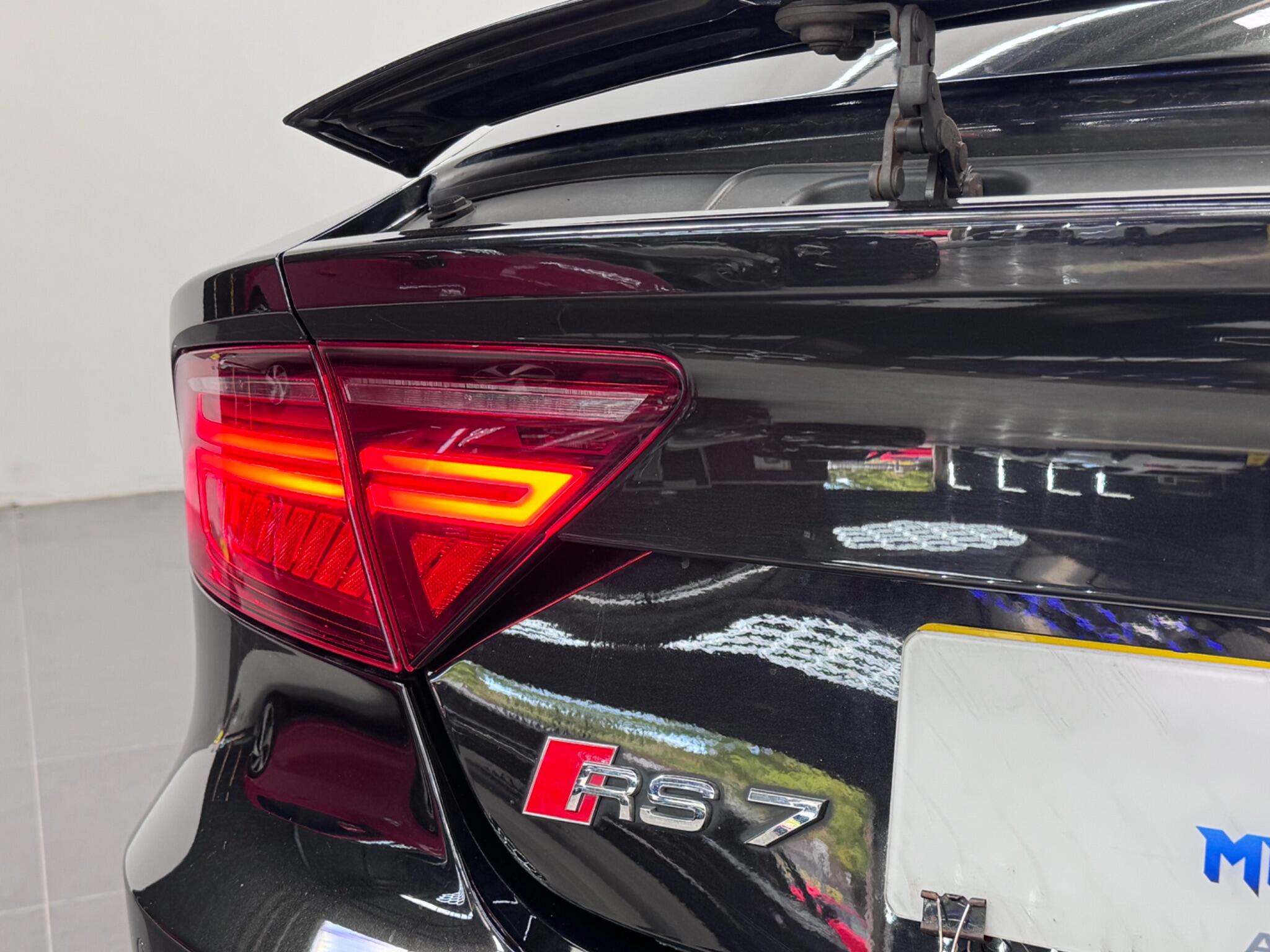 Audi RS7 view 30