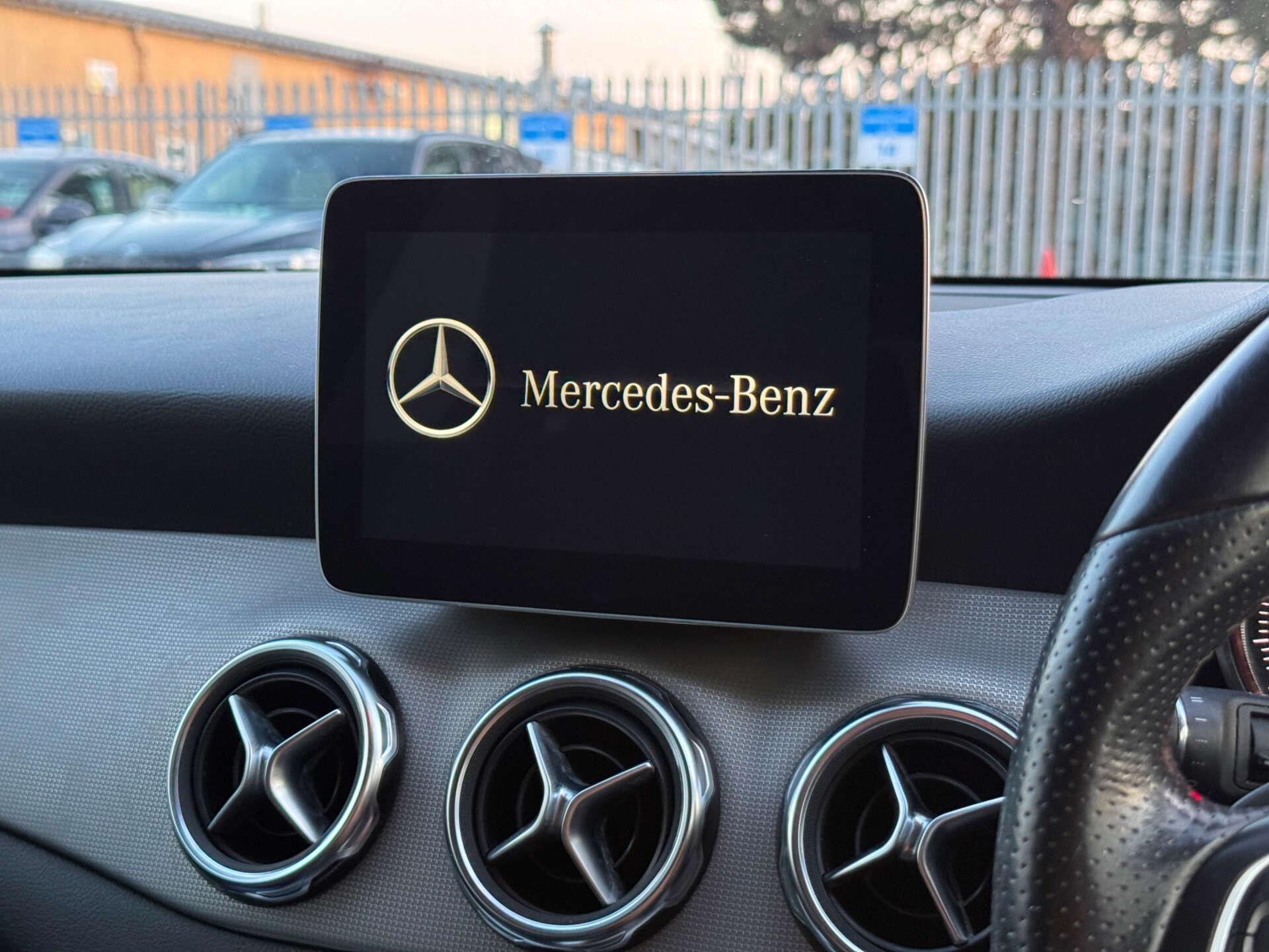 Mercedes-Benz Gla view 55
