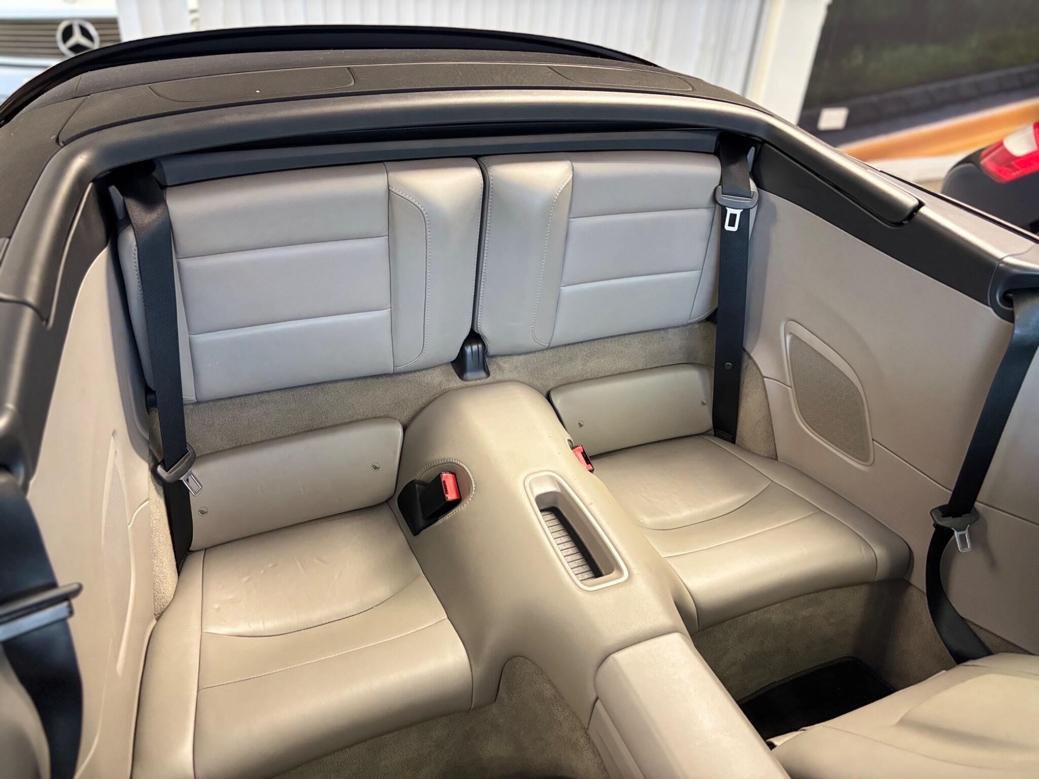 Porsche 911 view 27