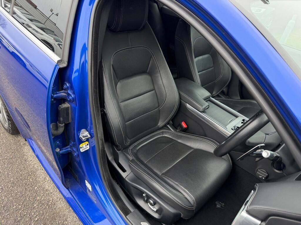Jaguar XE view 16