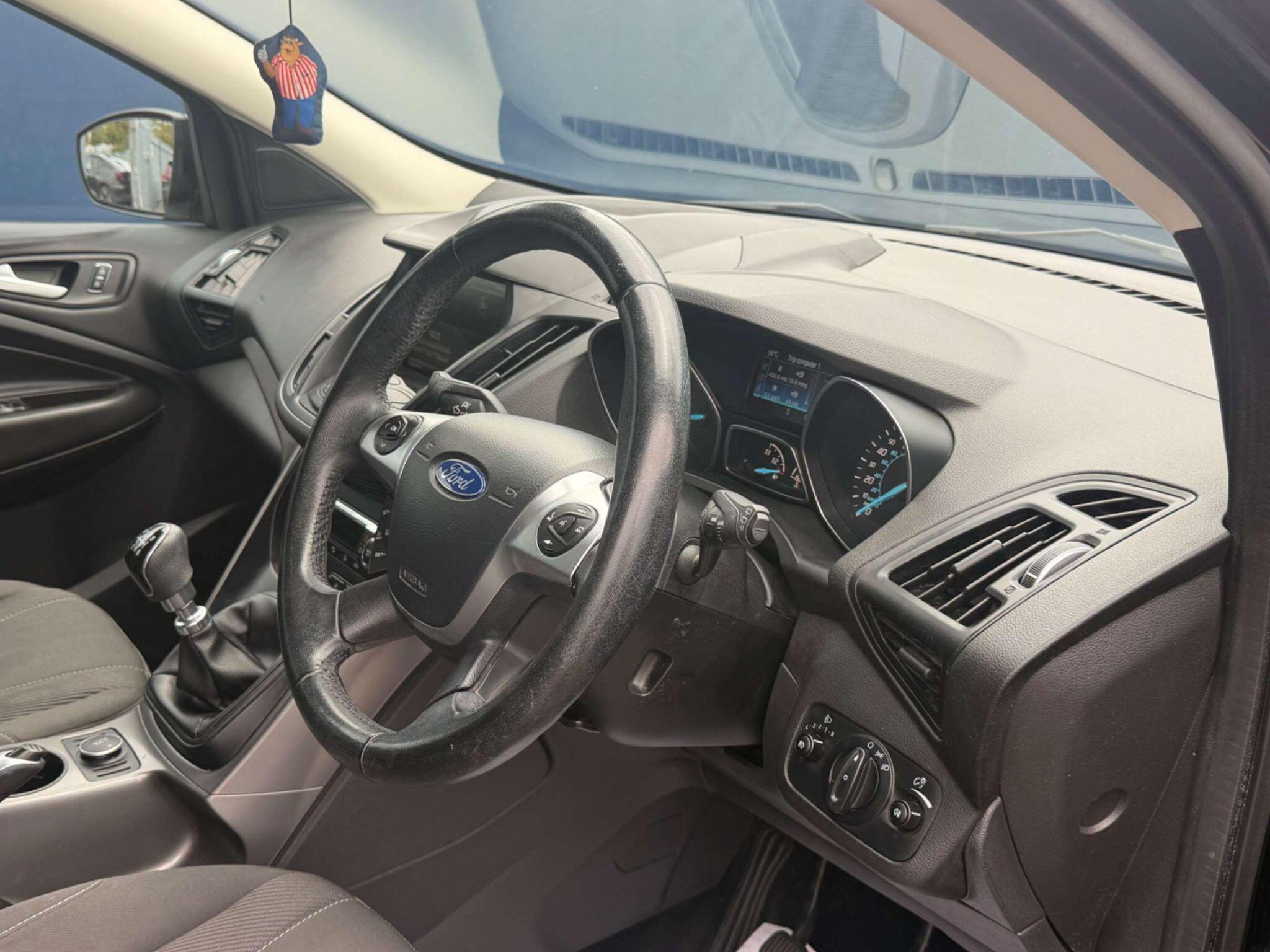 Ford Kuga view 11